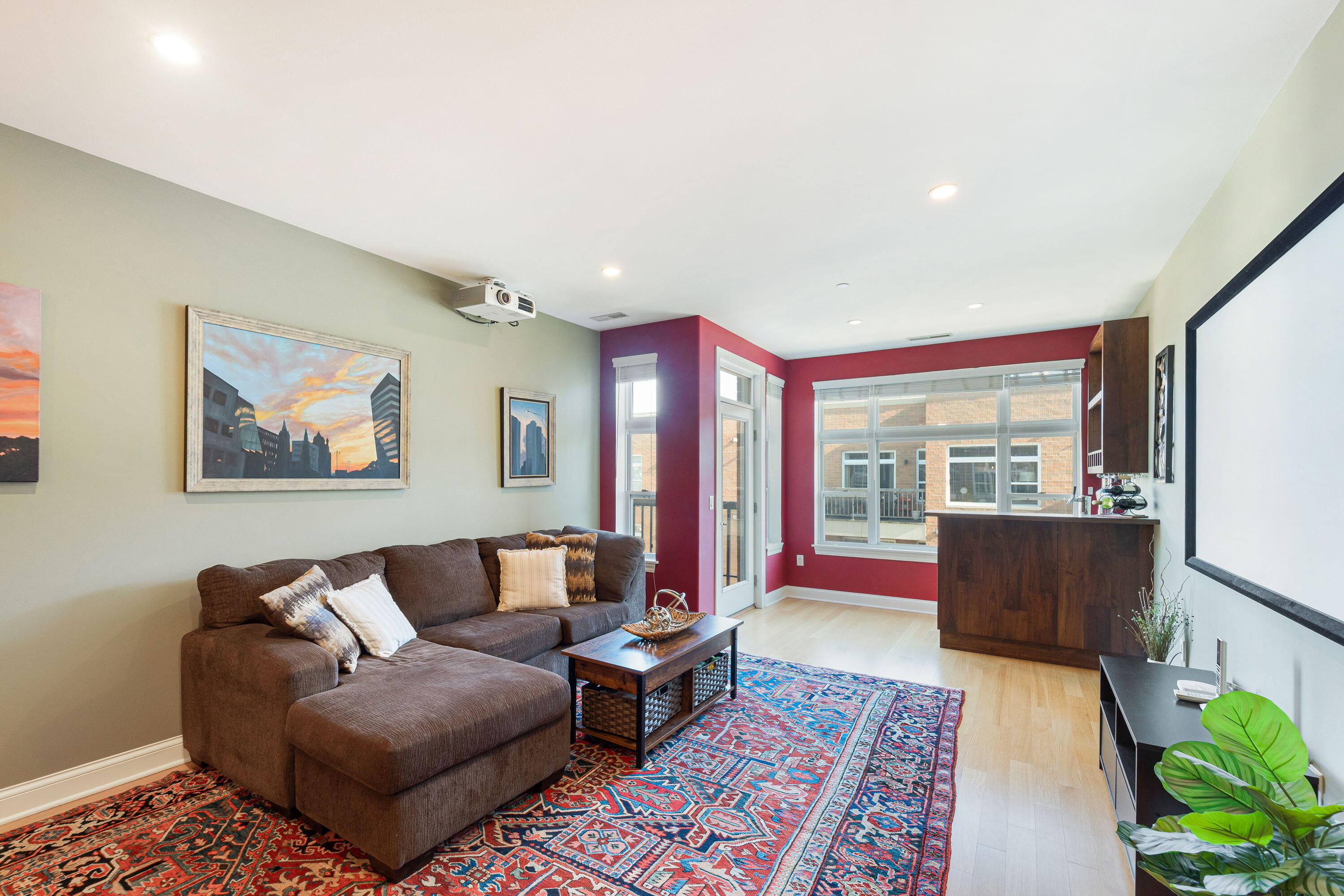 1915 N Water St Unit: 406