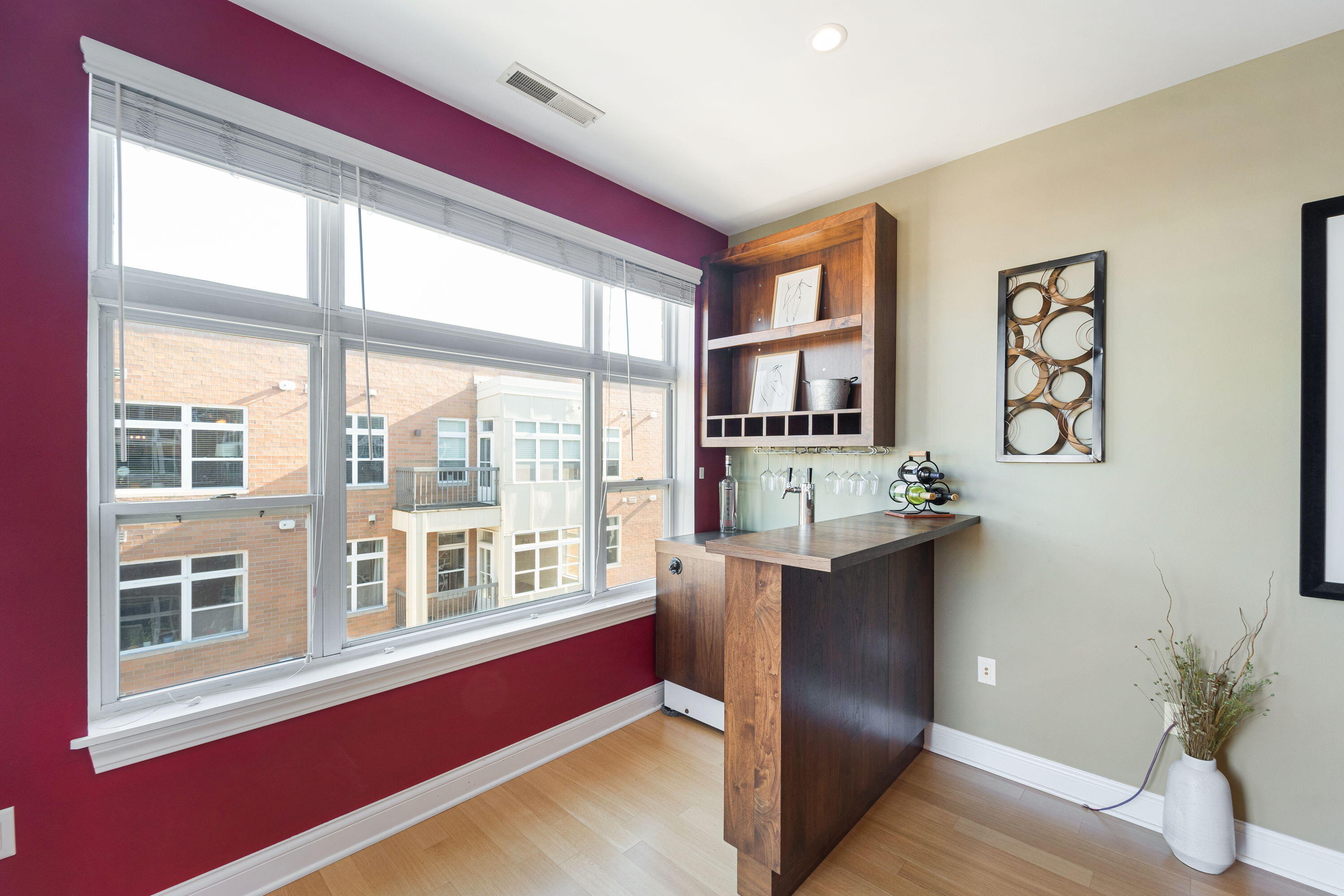 1915 N Water St Unit: 406