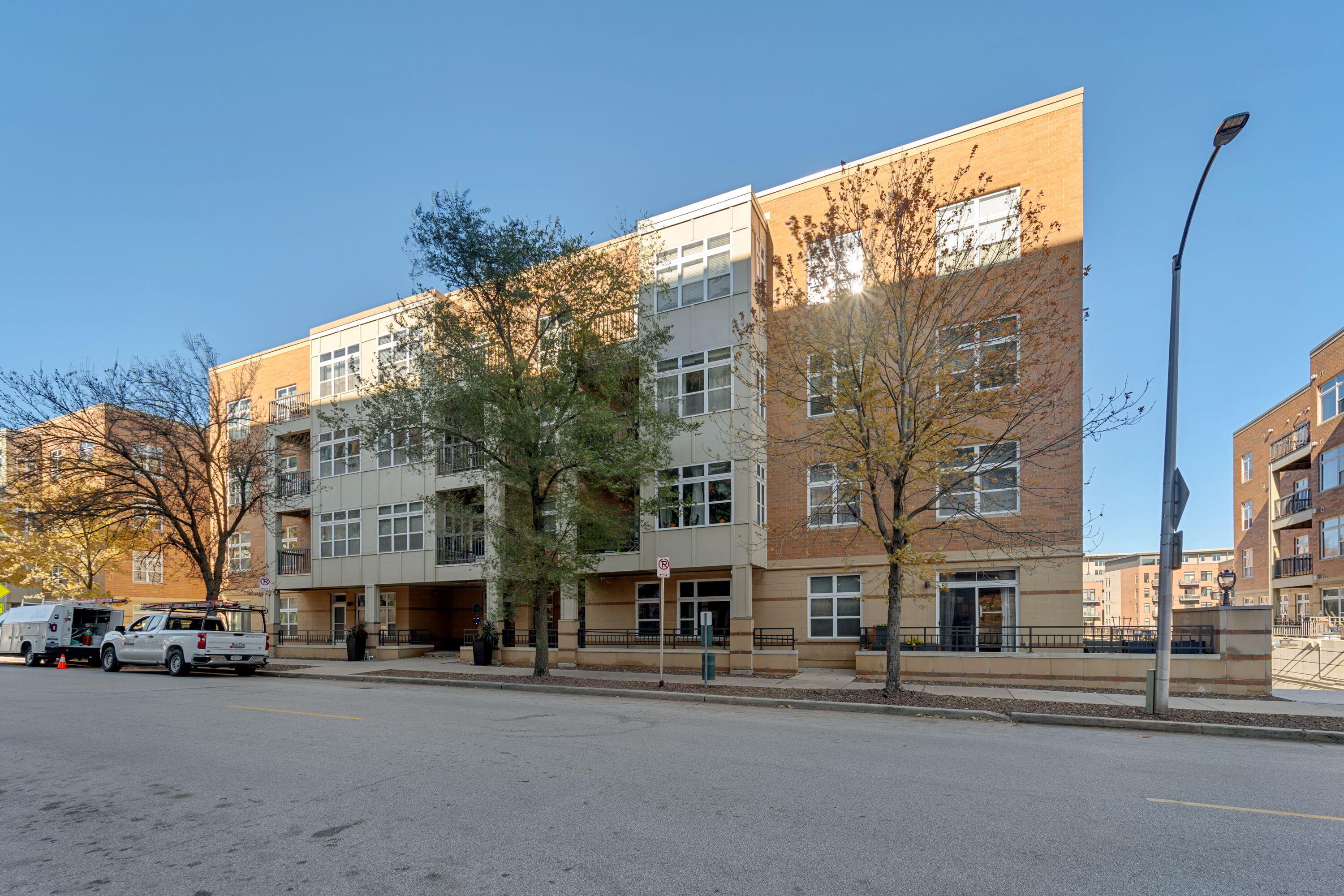 1915 N Water St Unit: 406