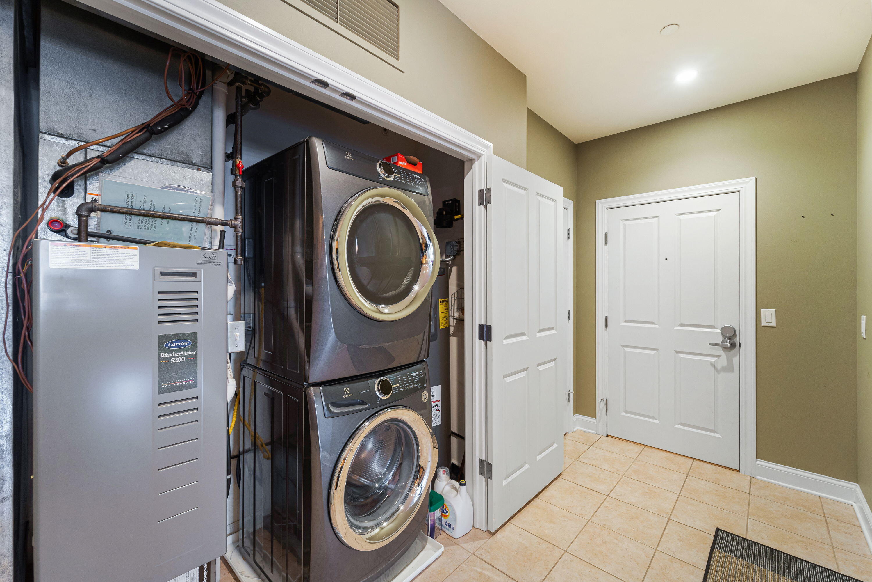 1915 N Water St Unit: 406