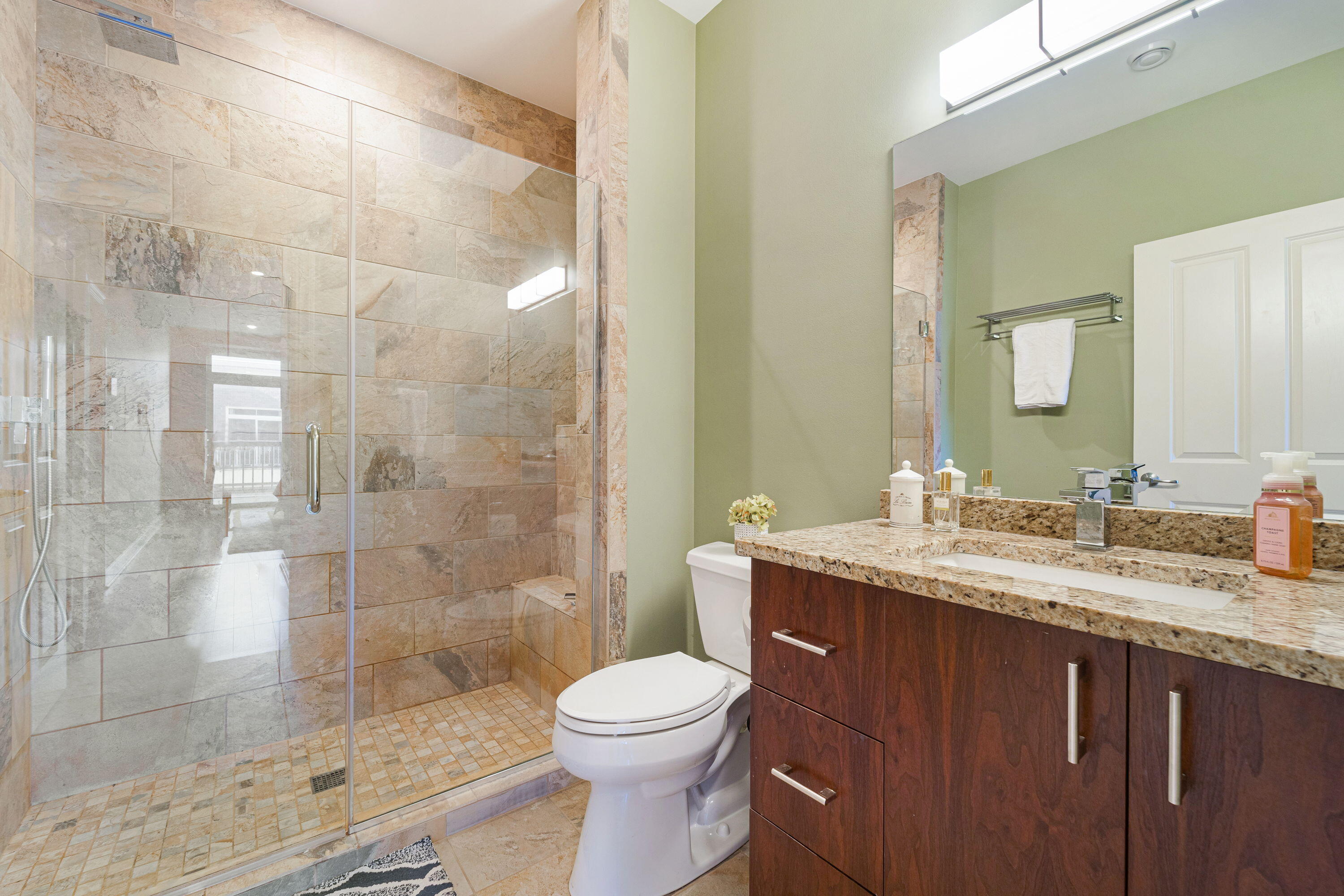 1915 N Water St Unit: 406