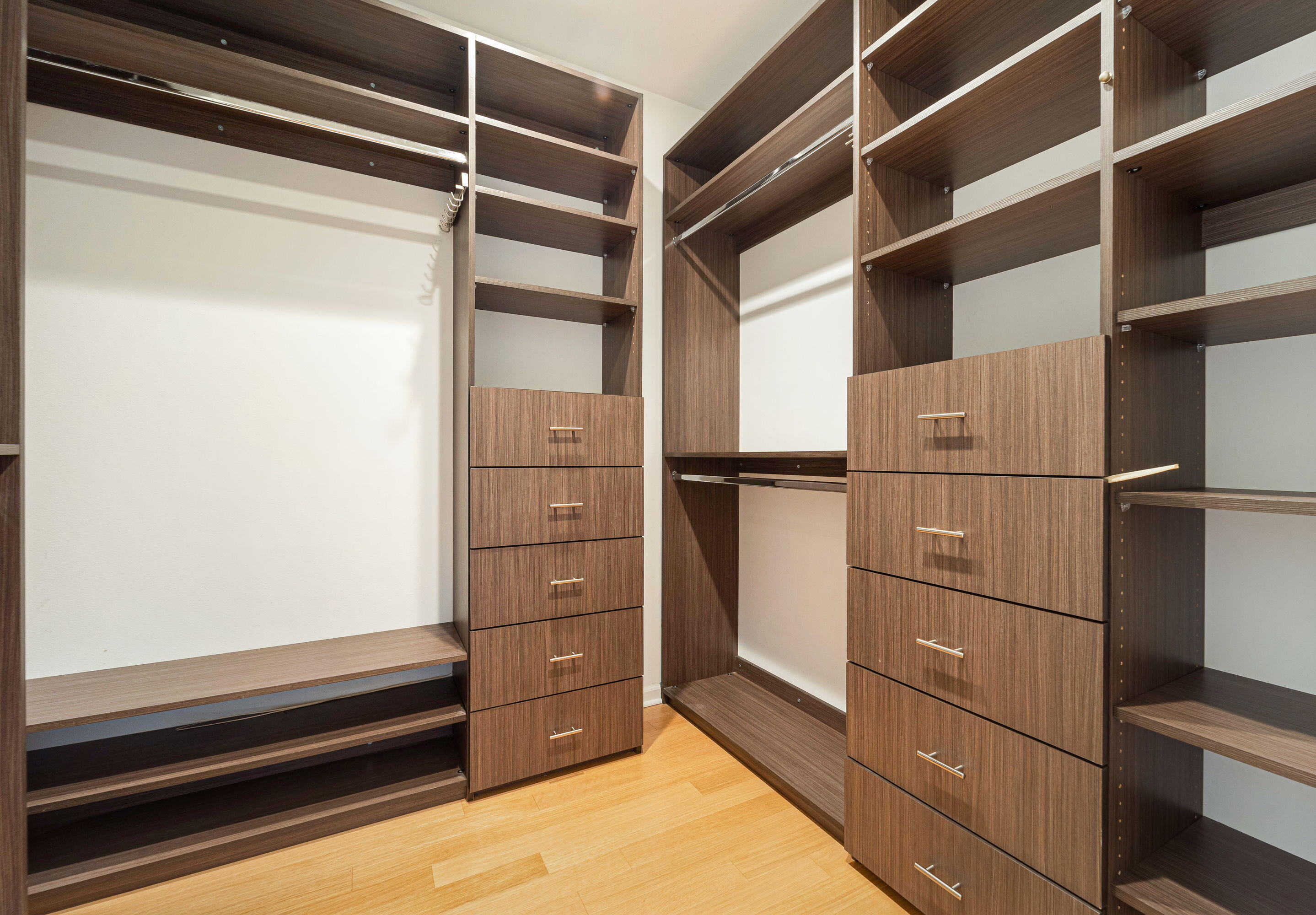 1915 N Water St Unit: 406