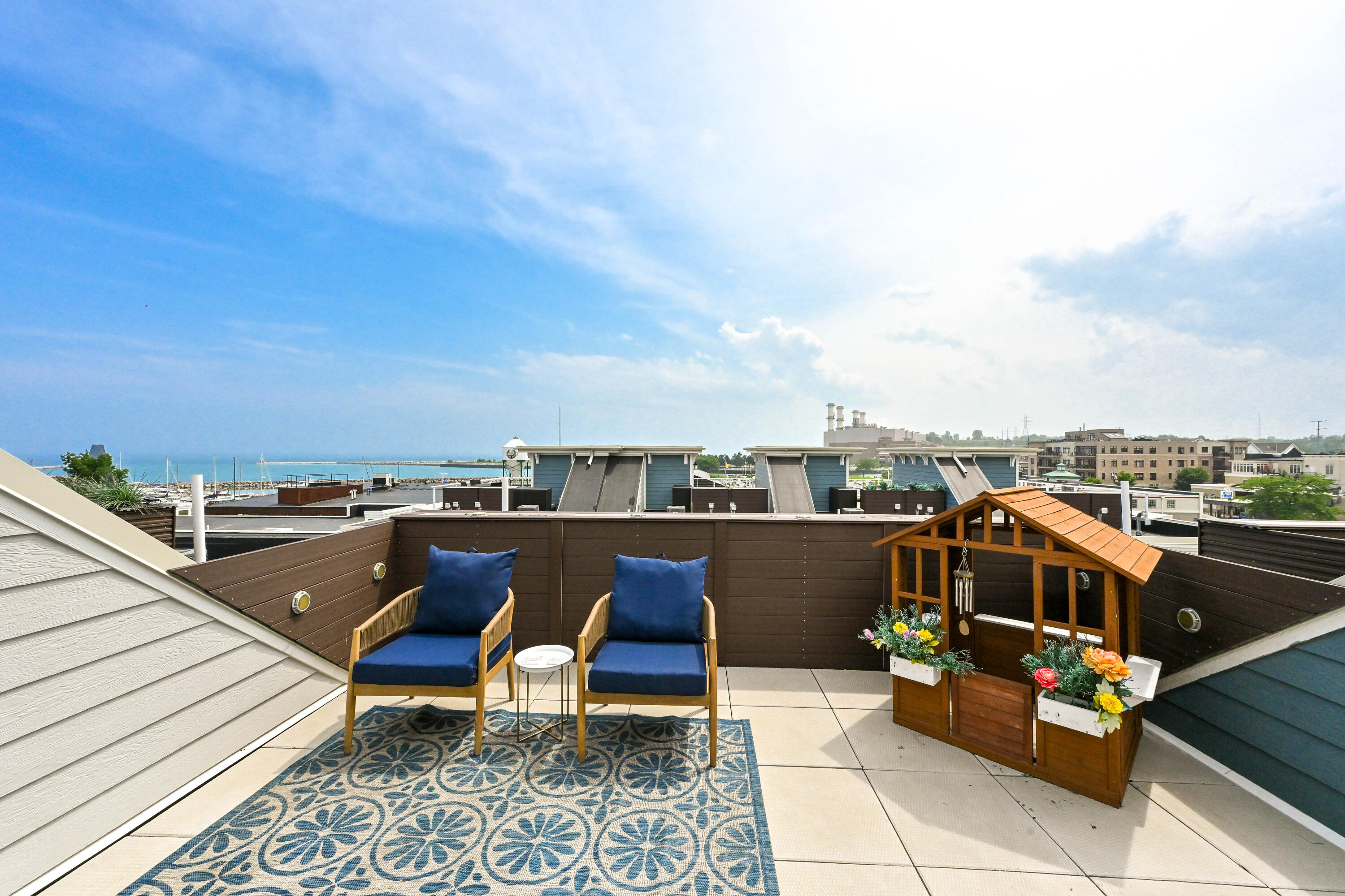 307 E Pier St