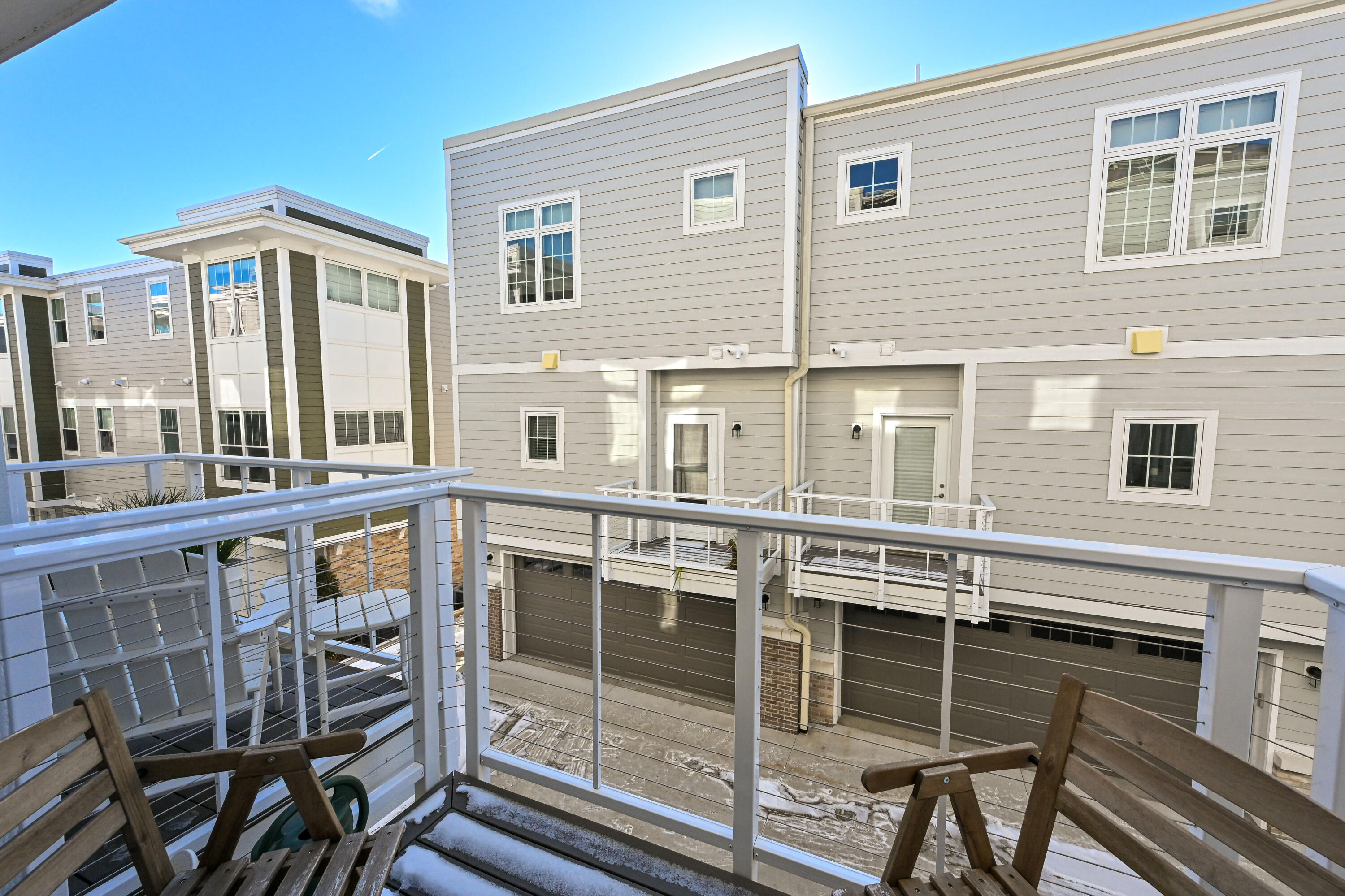 307 E Pier St