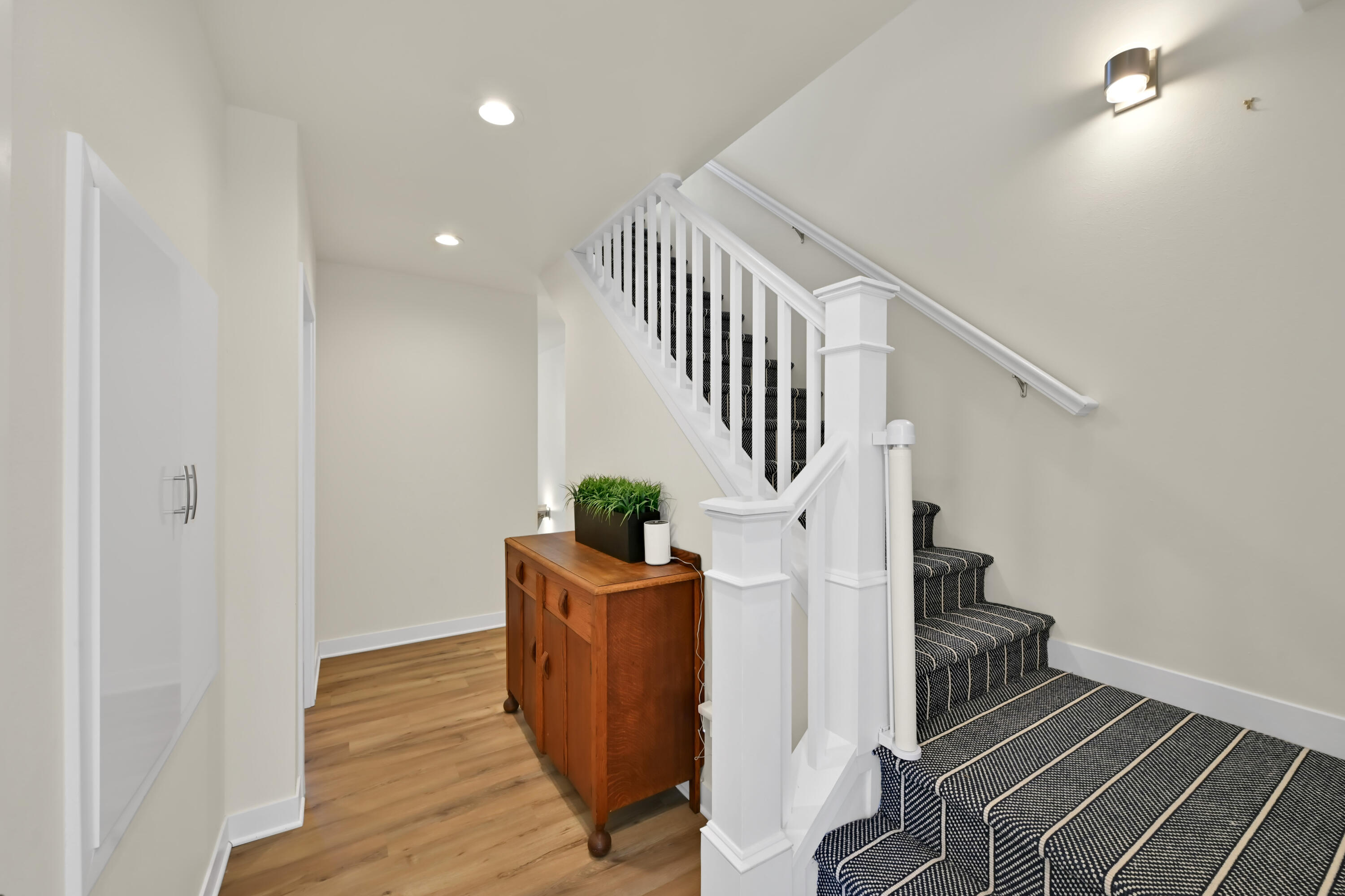 307 E Pier St