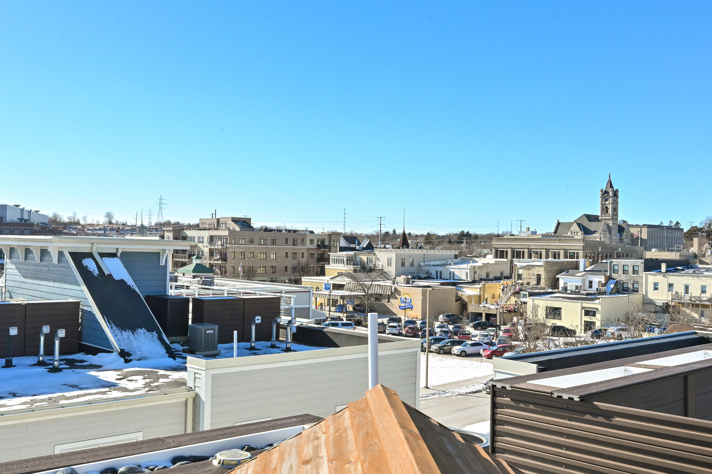 307 E Pier St