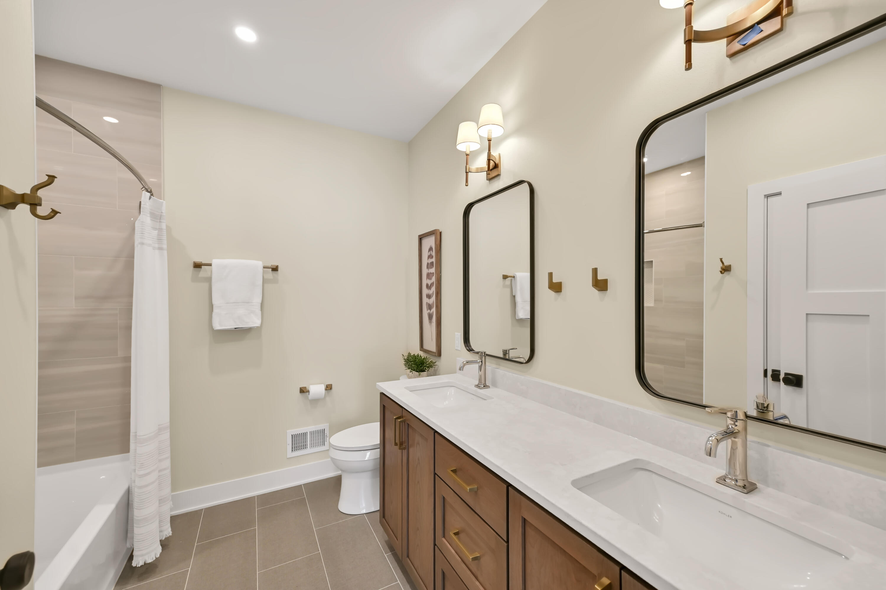 496 Bastle Wynd - Unit: 9