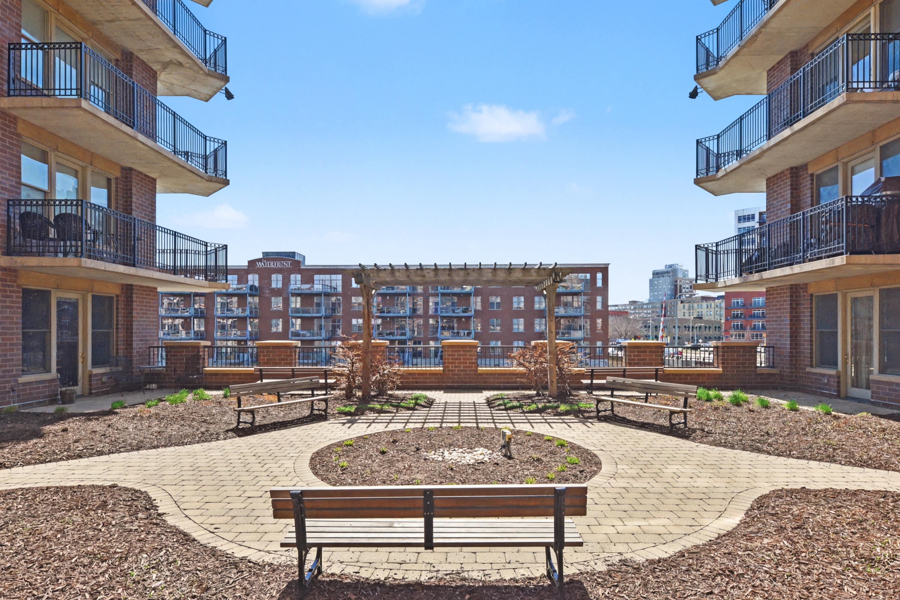 102 N Water St Unit: 511