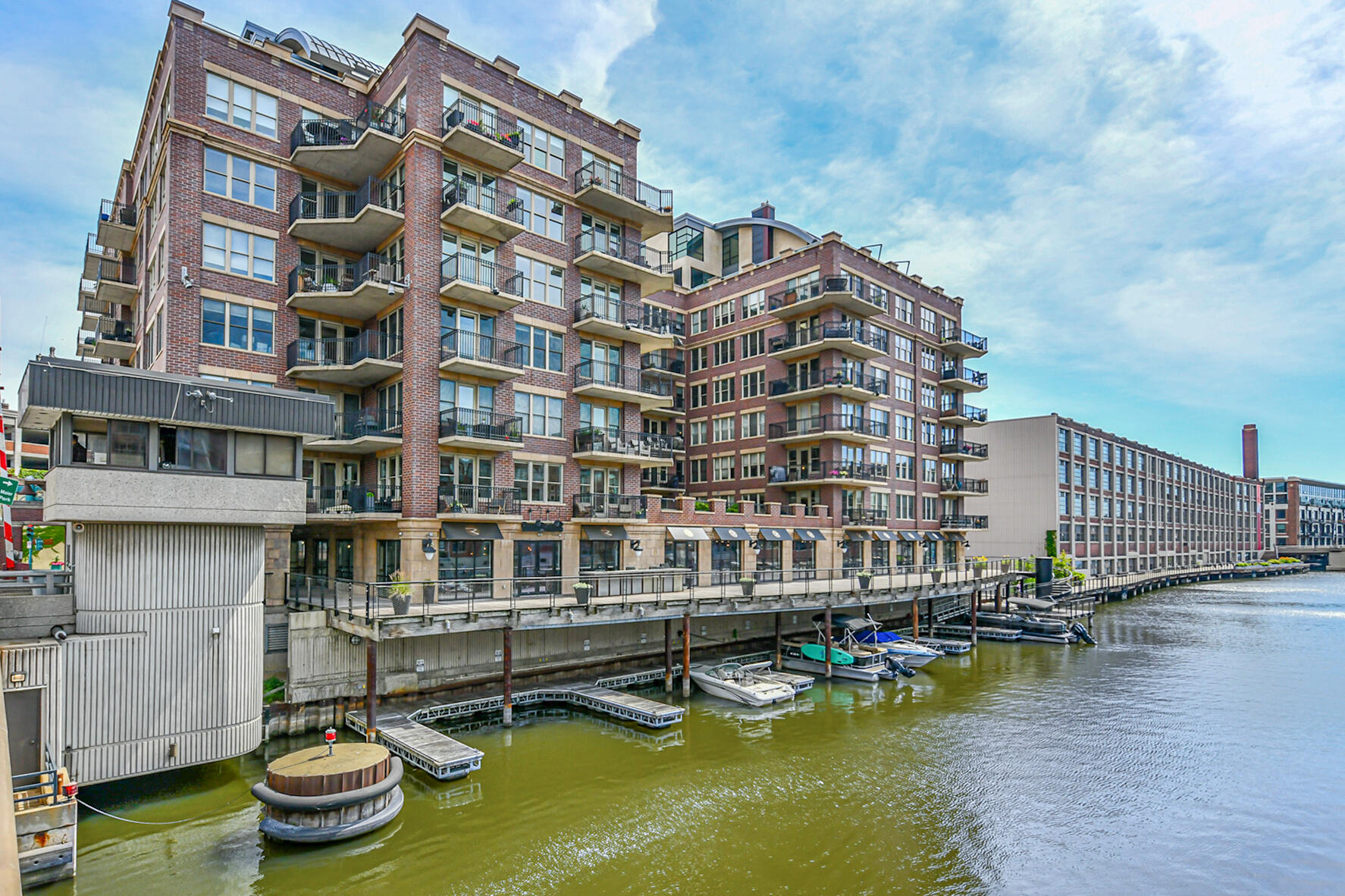 102 N Water St Unit: 511