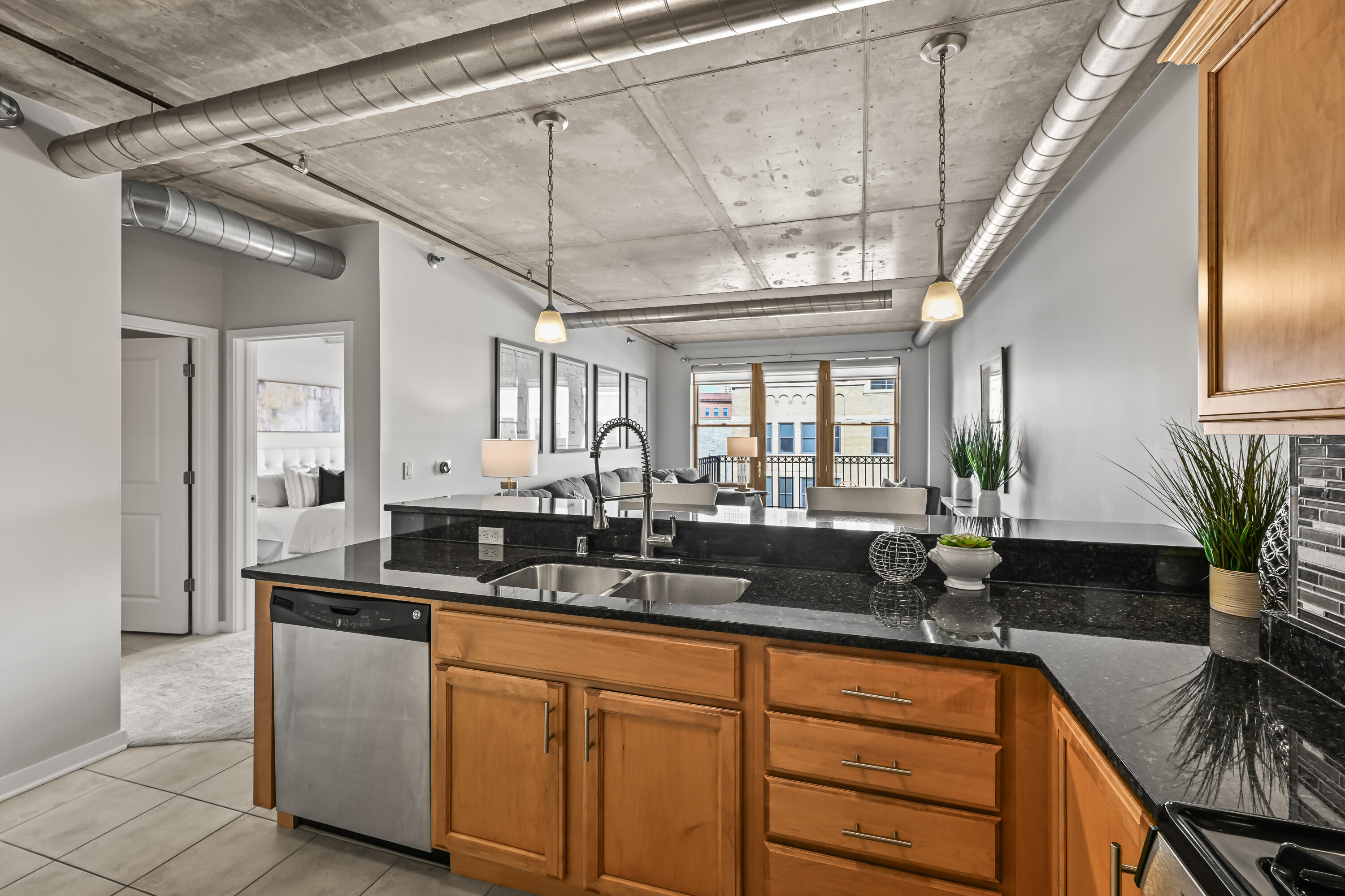 102 N Water St Unit: 511