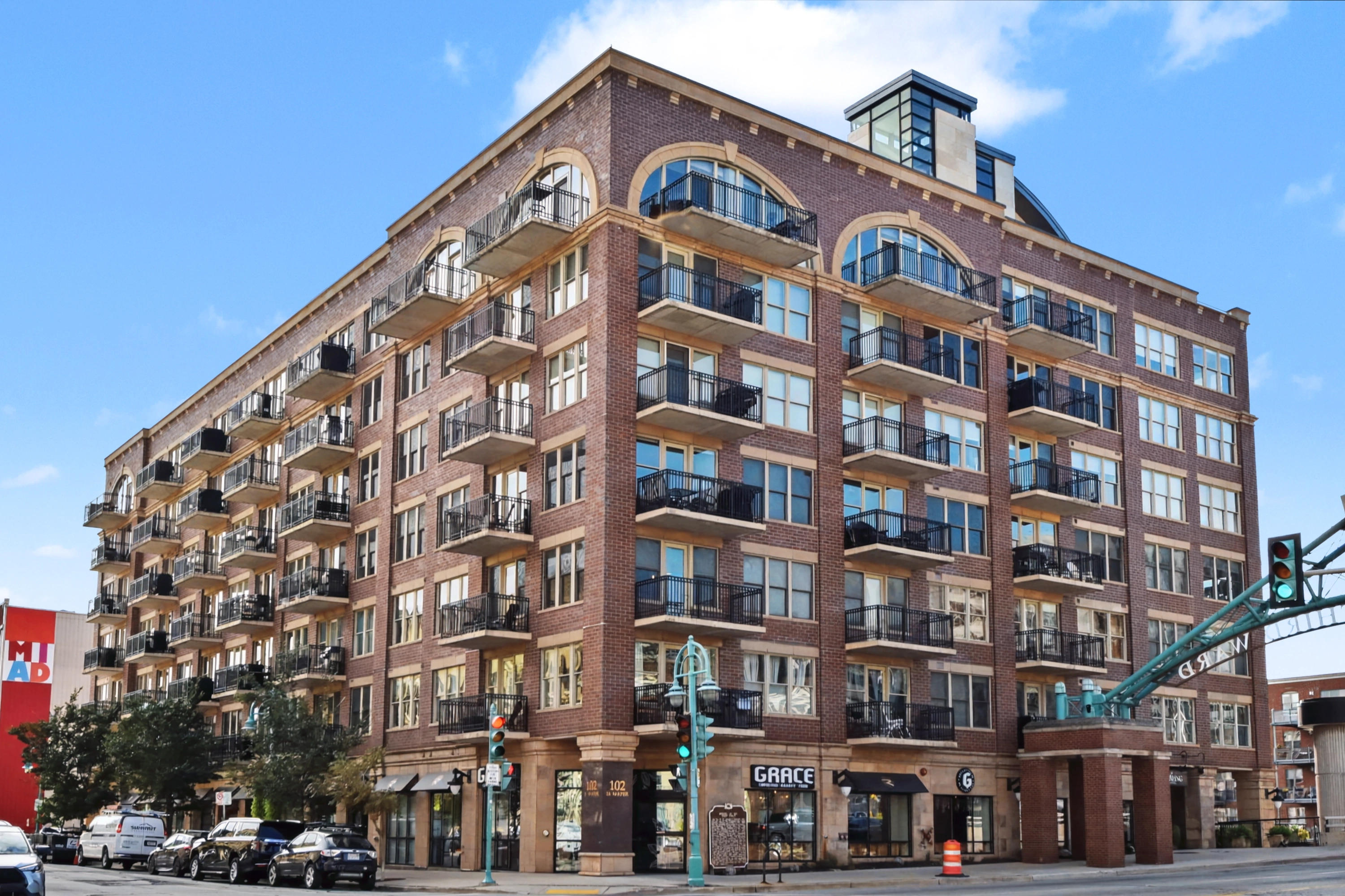 102 N Water St Unit: 511