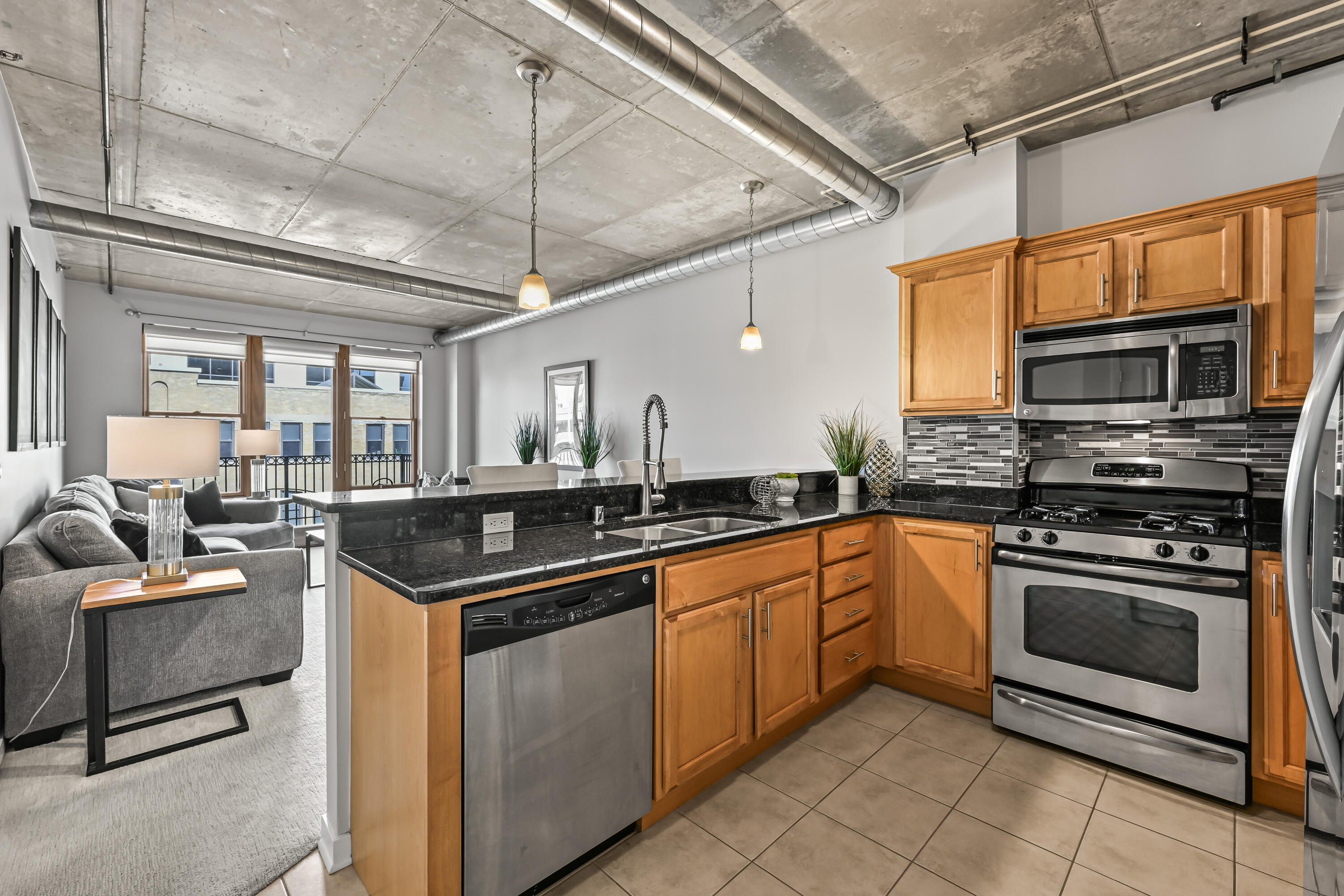 102 N Water St Unit: 511