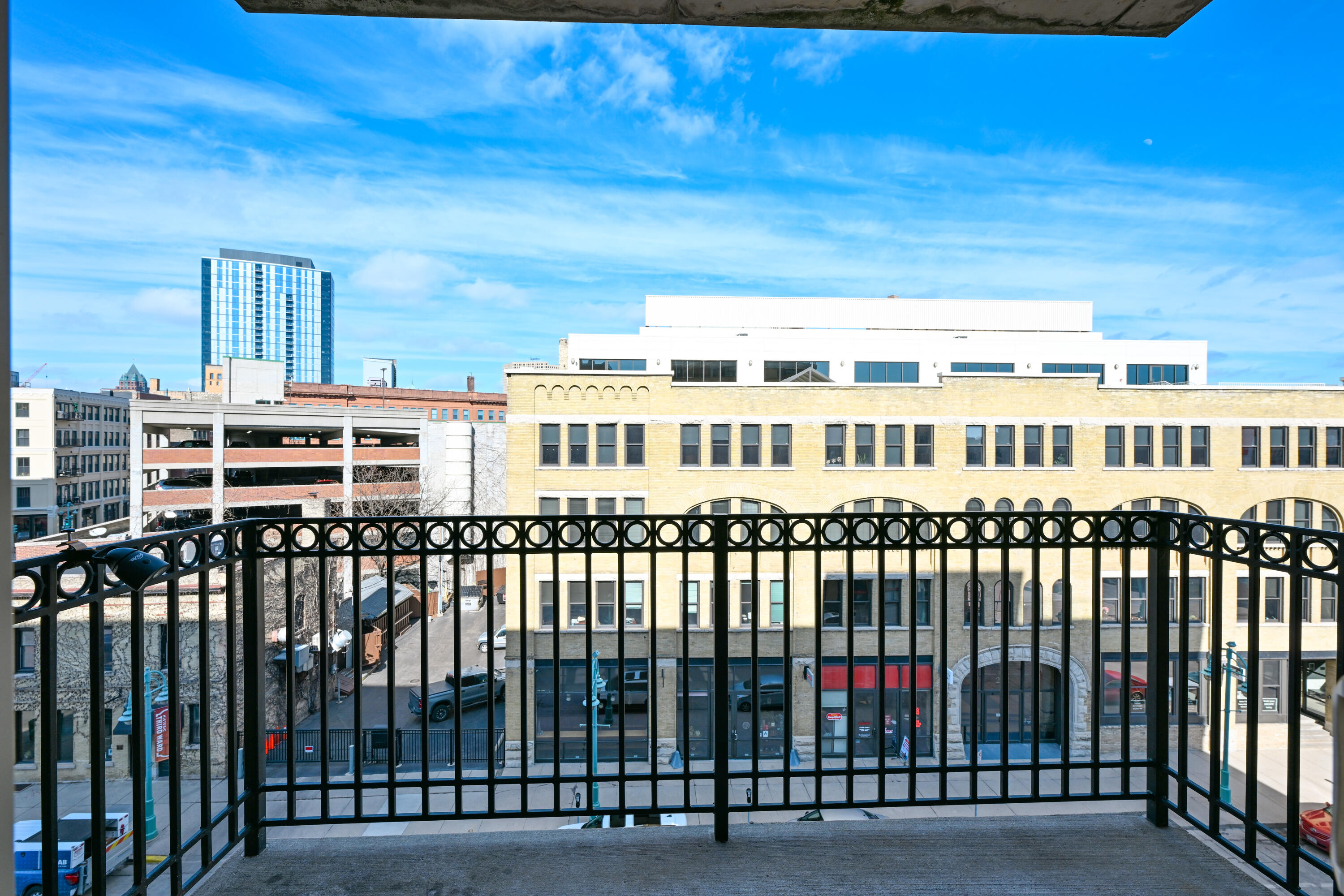 102 N Water St Unit: 511