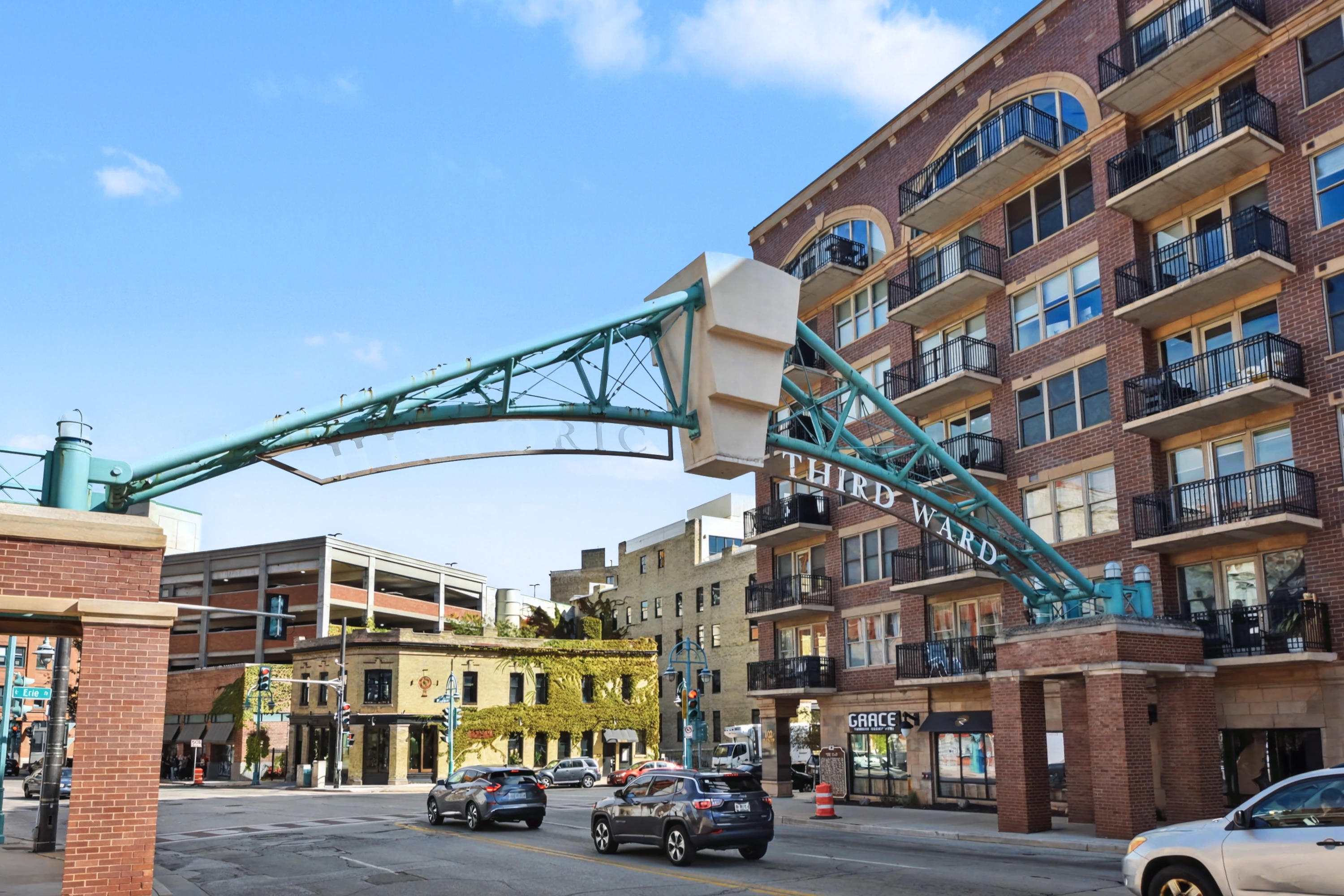 102 N Water St Unit: 511