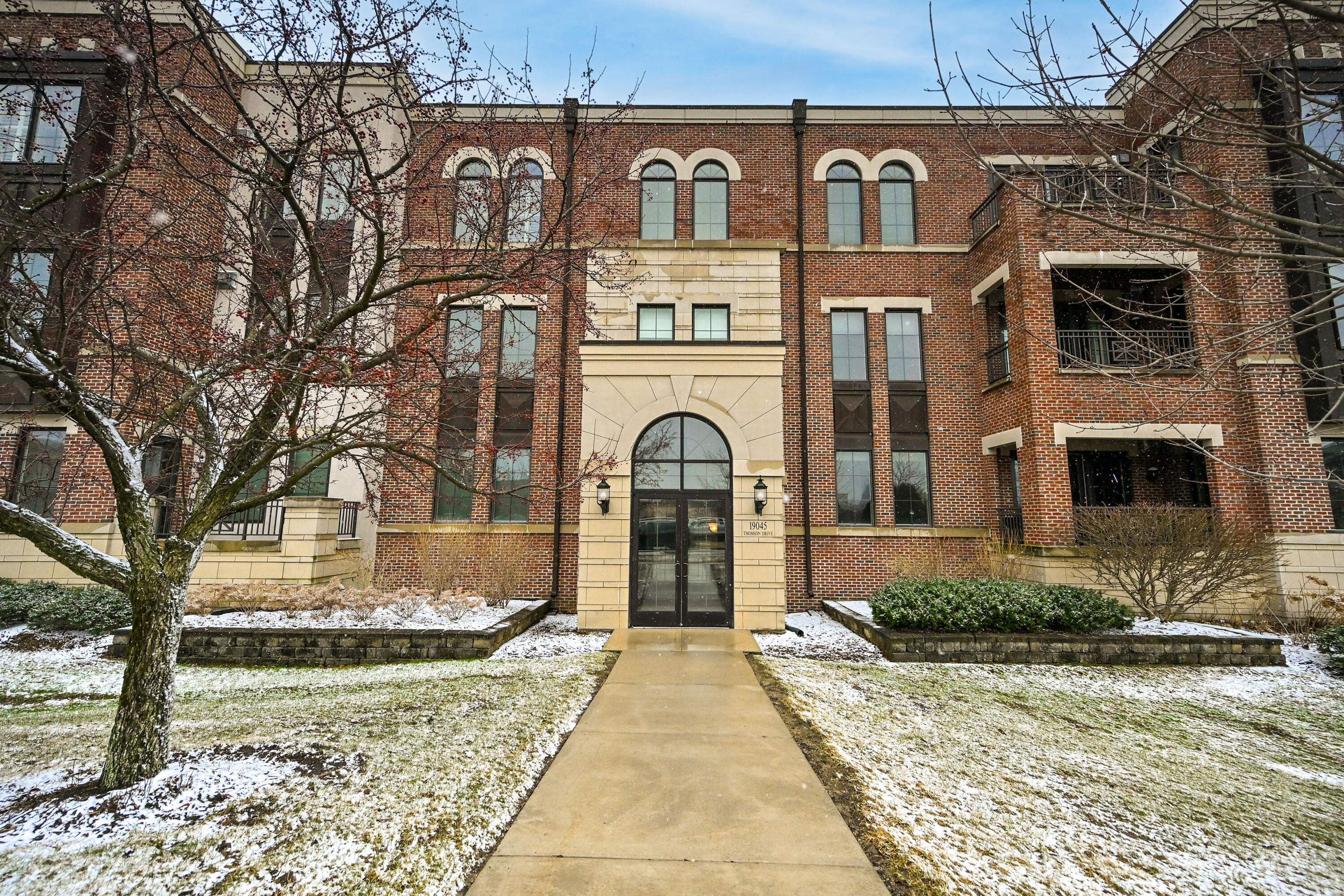 19045 N Thomson Dr Unit: 301