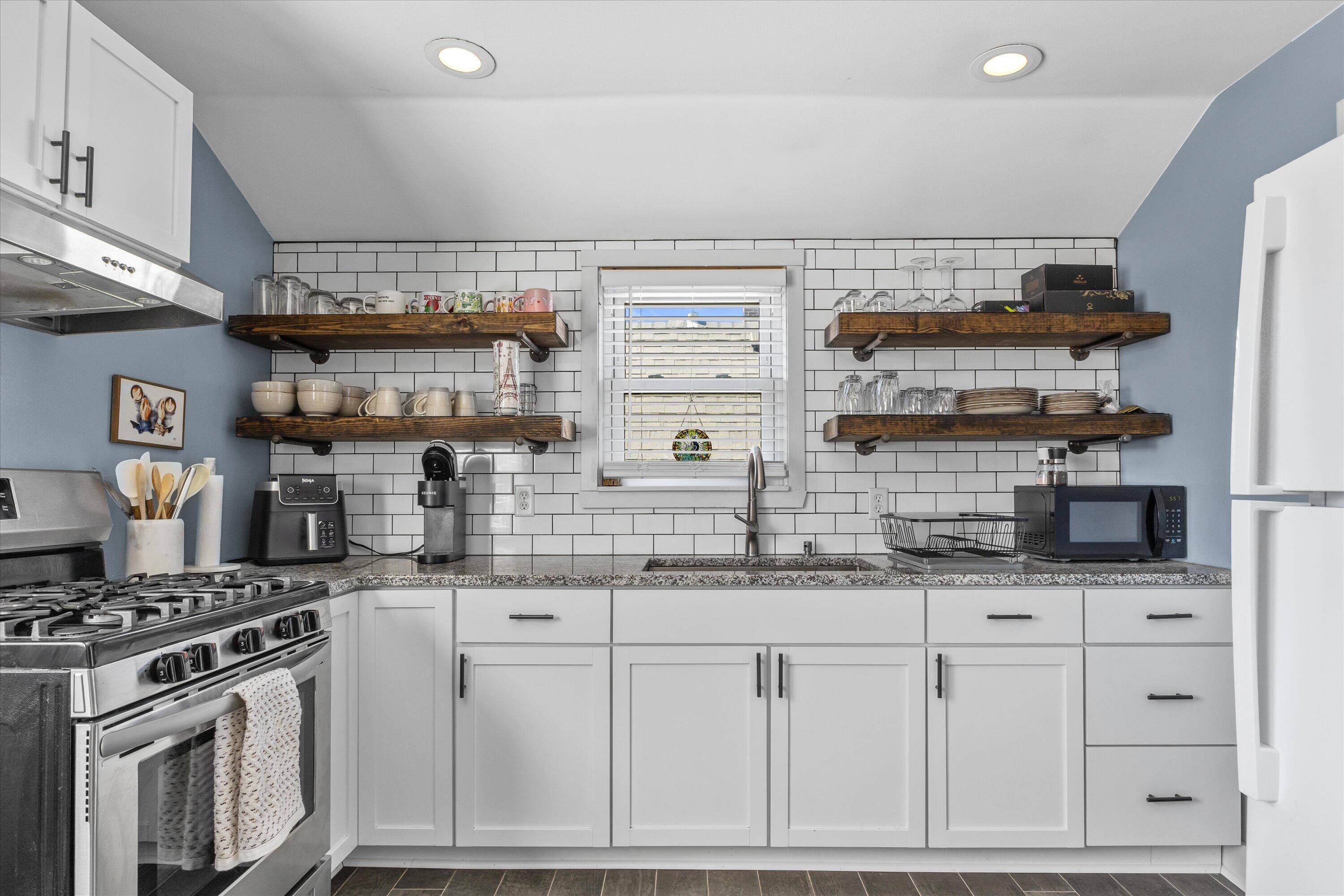 311 E Rosedale Ave Unit: Upper/2