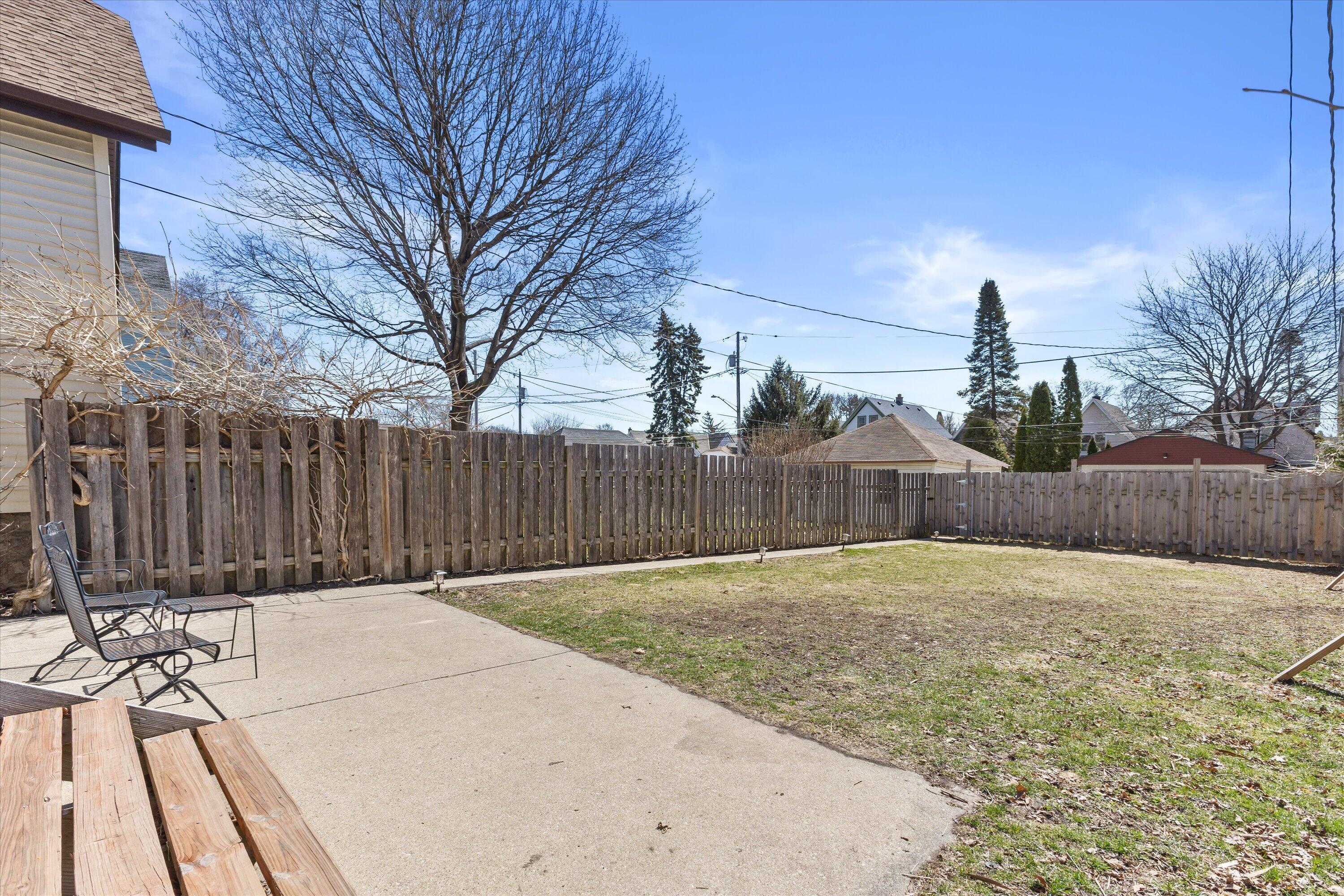 311 E Rosedale Ave Unit: Upper/2