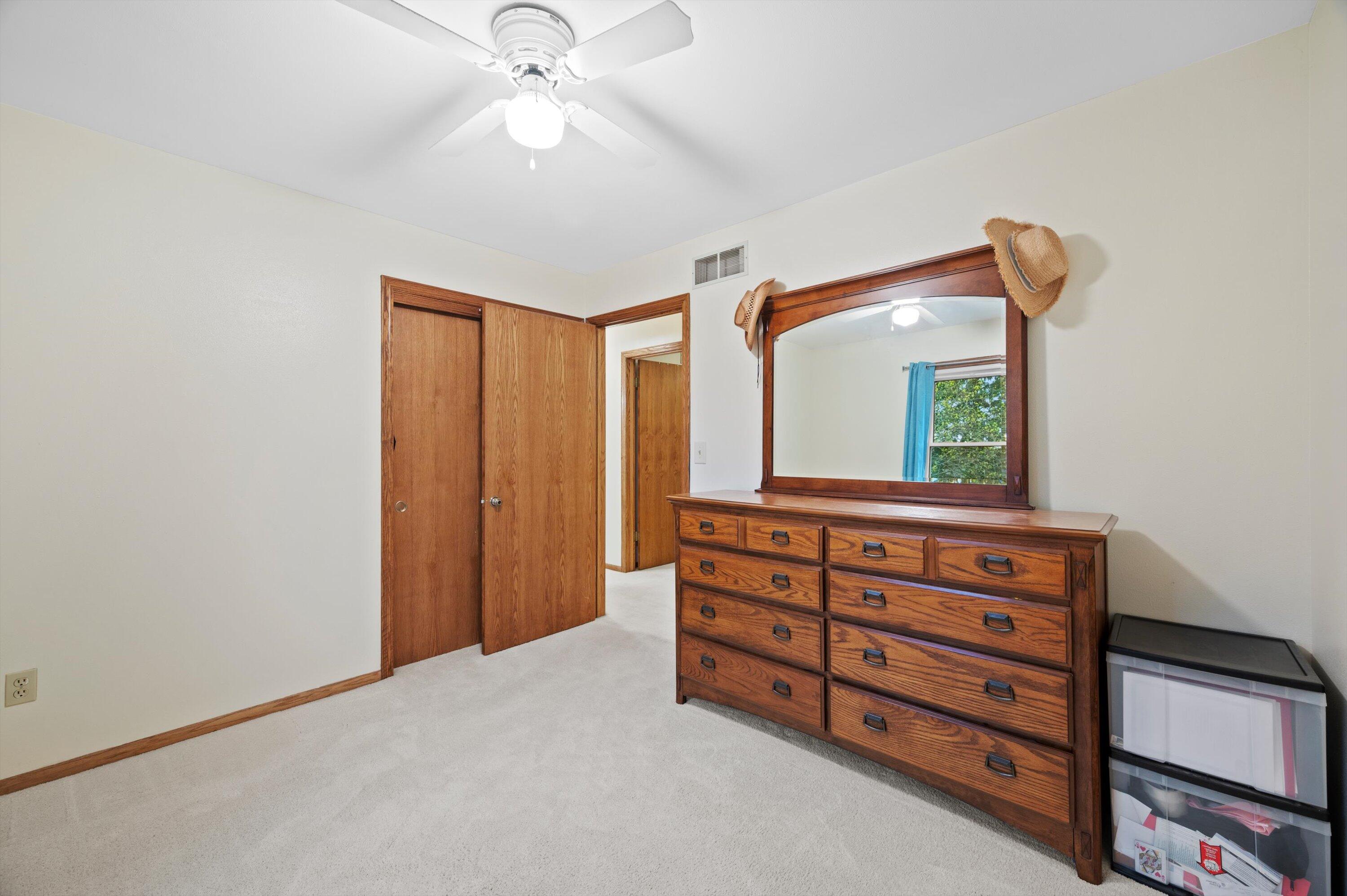 W162N10528 Auburn Ln