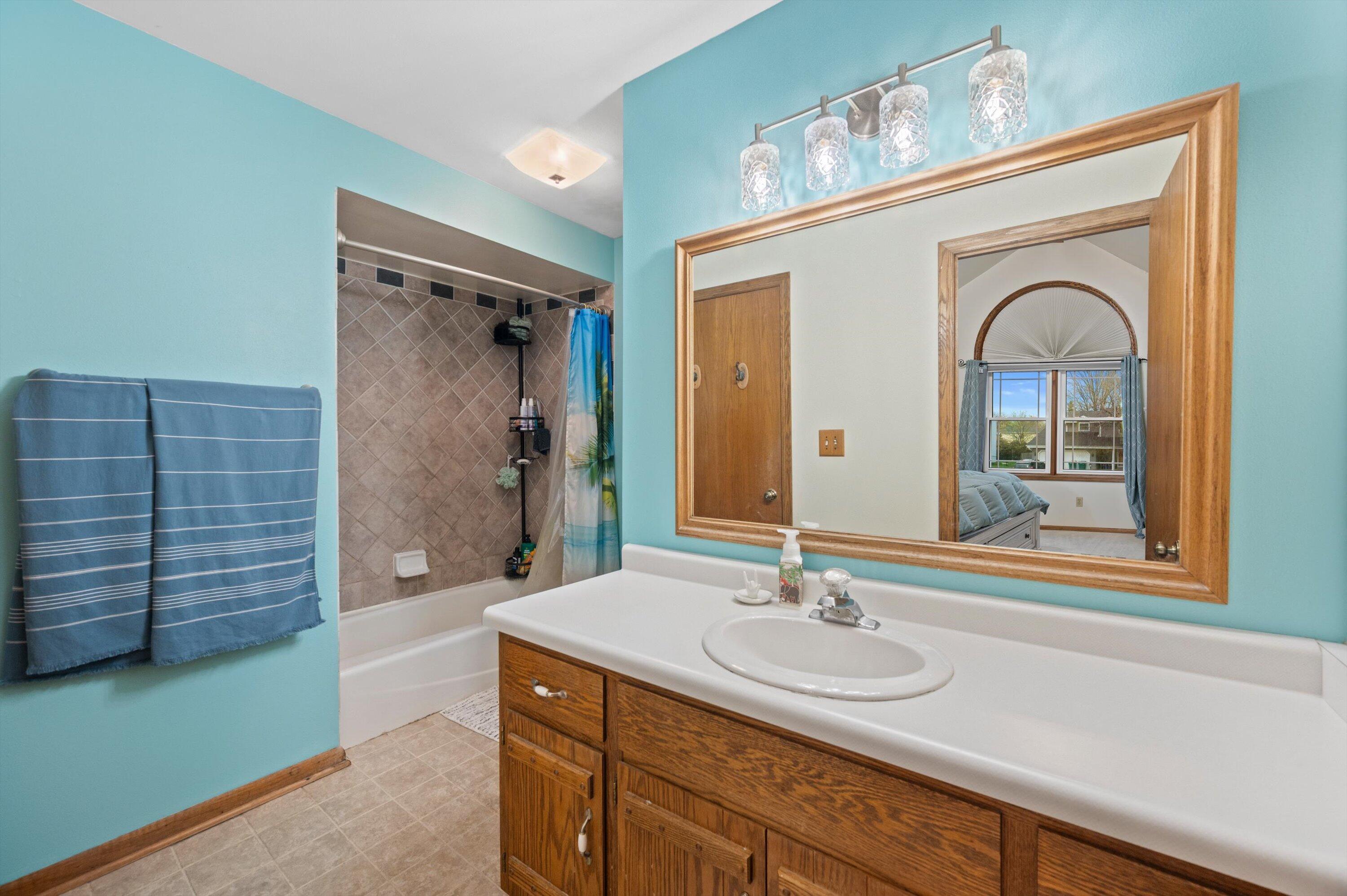 W162N10528 Auburn Ln