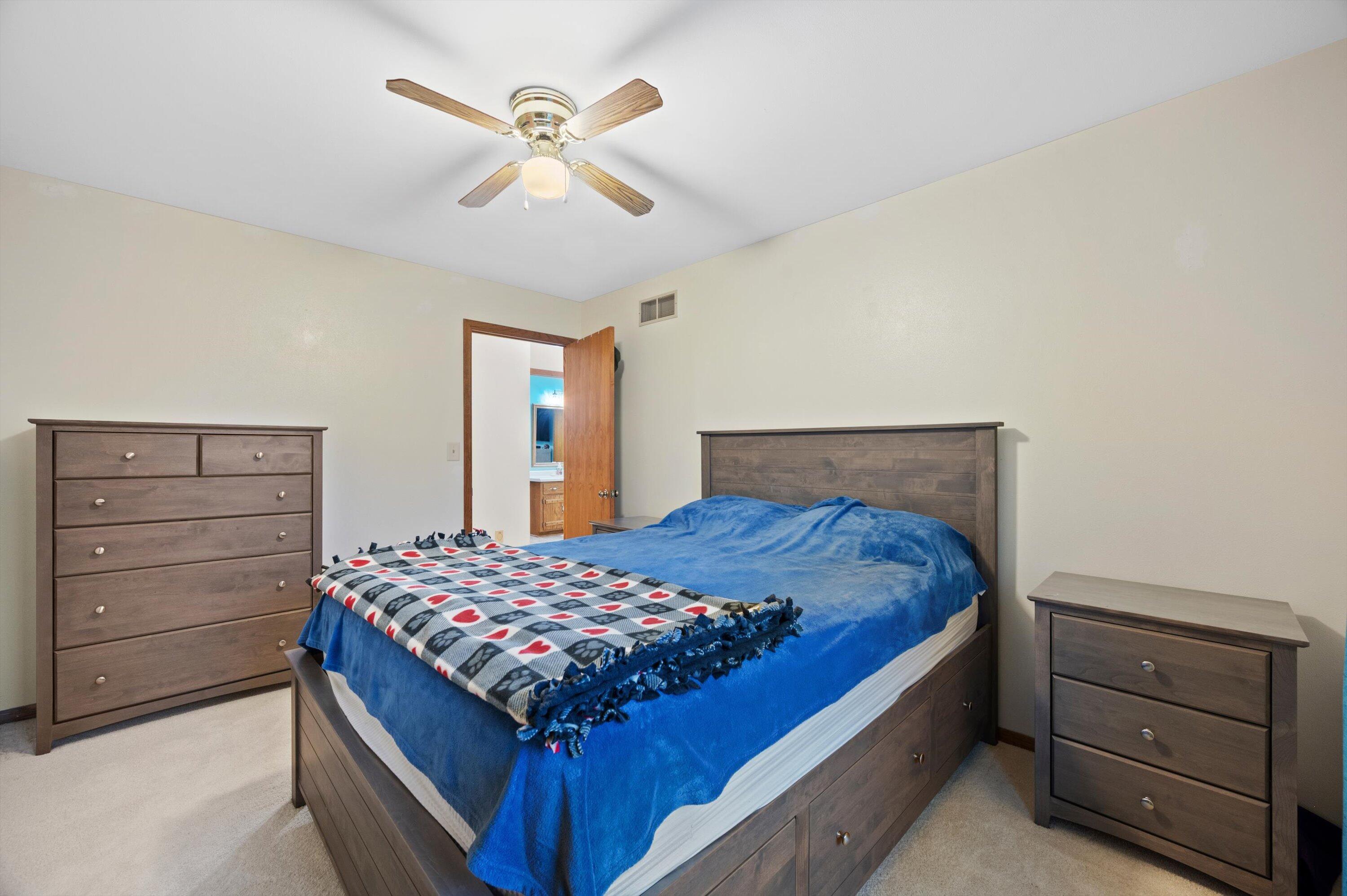 W162N10528 Auburn Ln