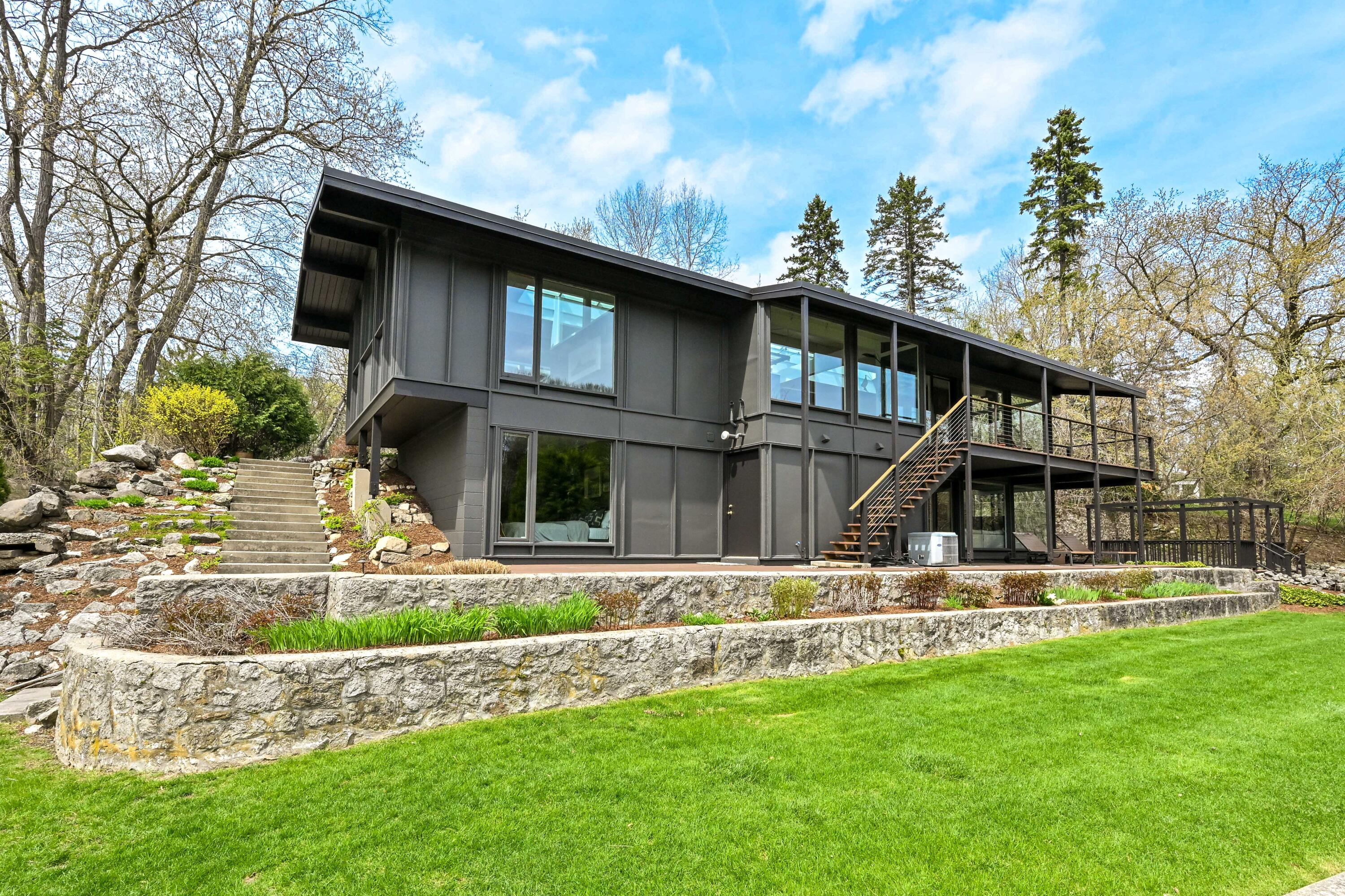 1802 S Green Bay Rd