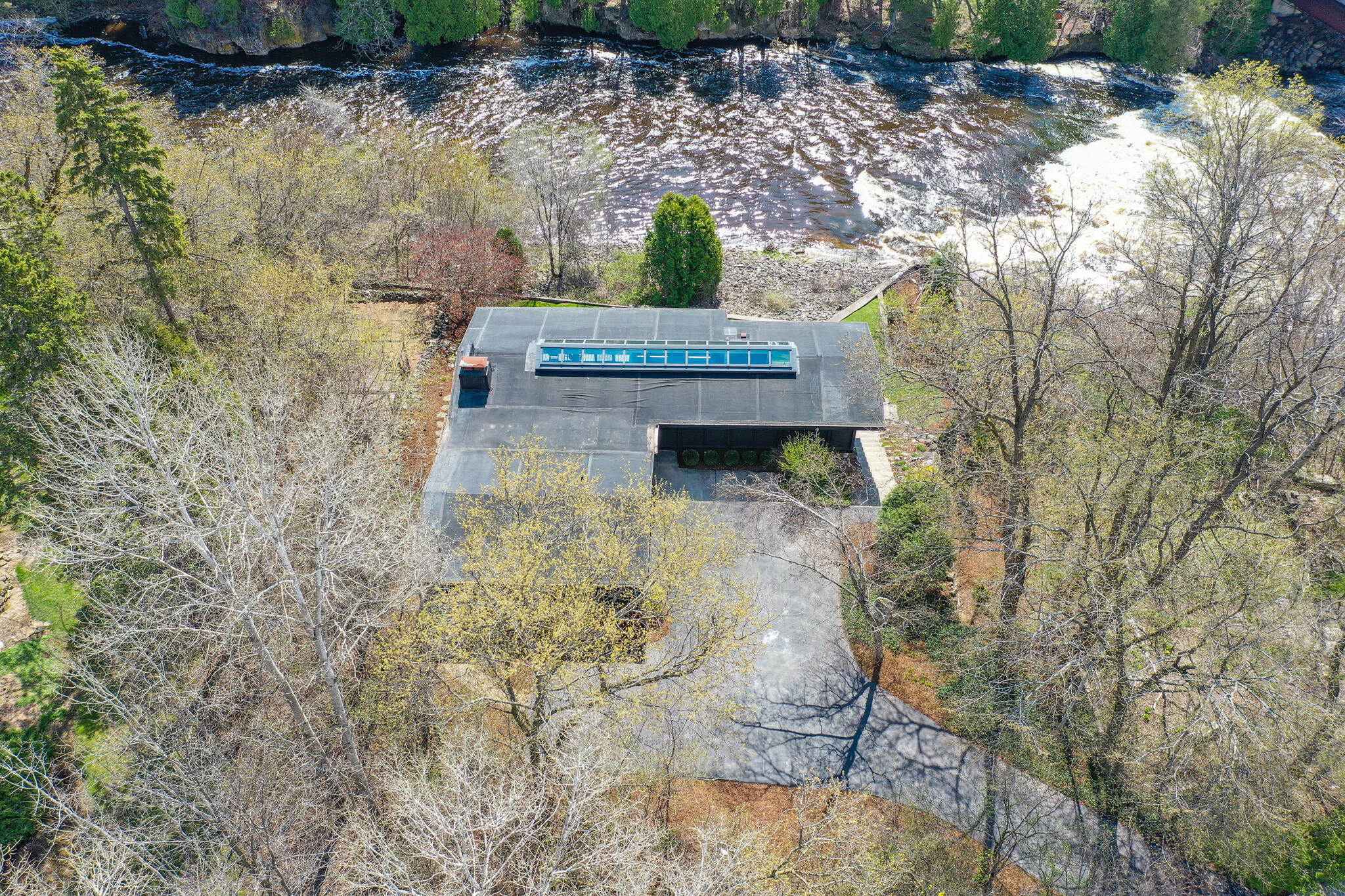 1802 S Green Bay Rd