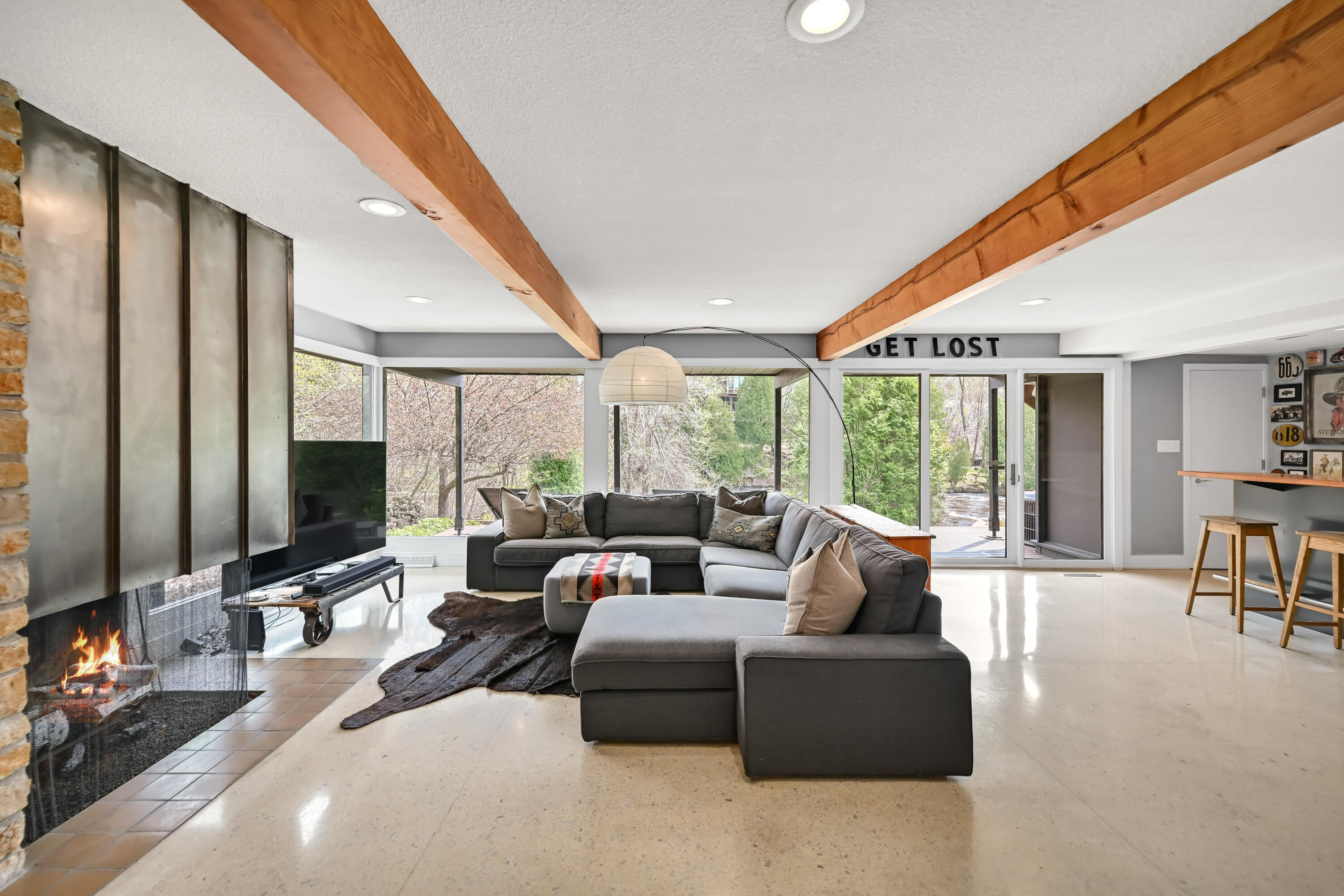 1802 S Green Bay Rd