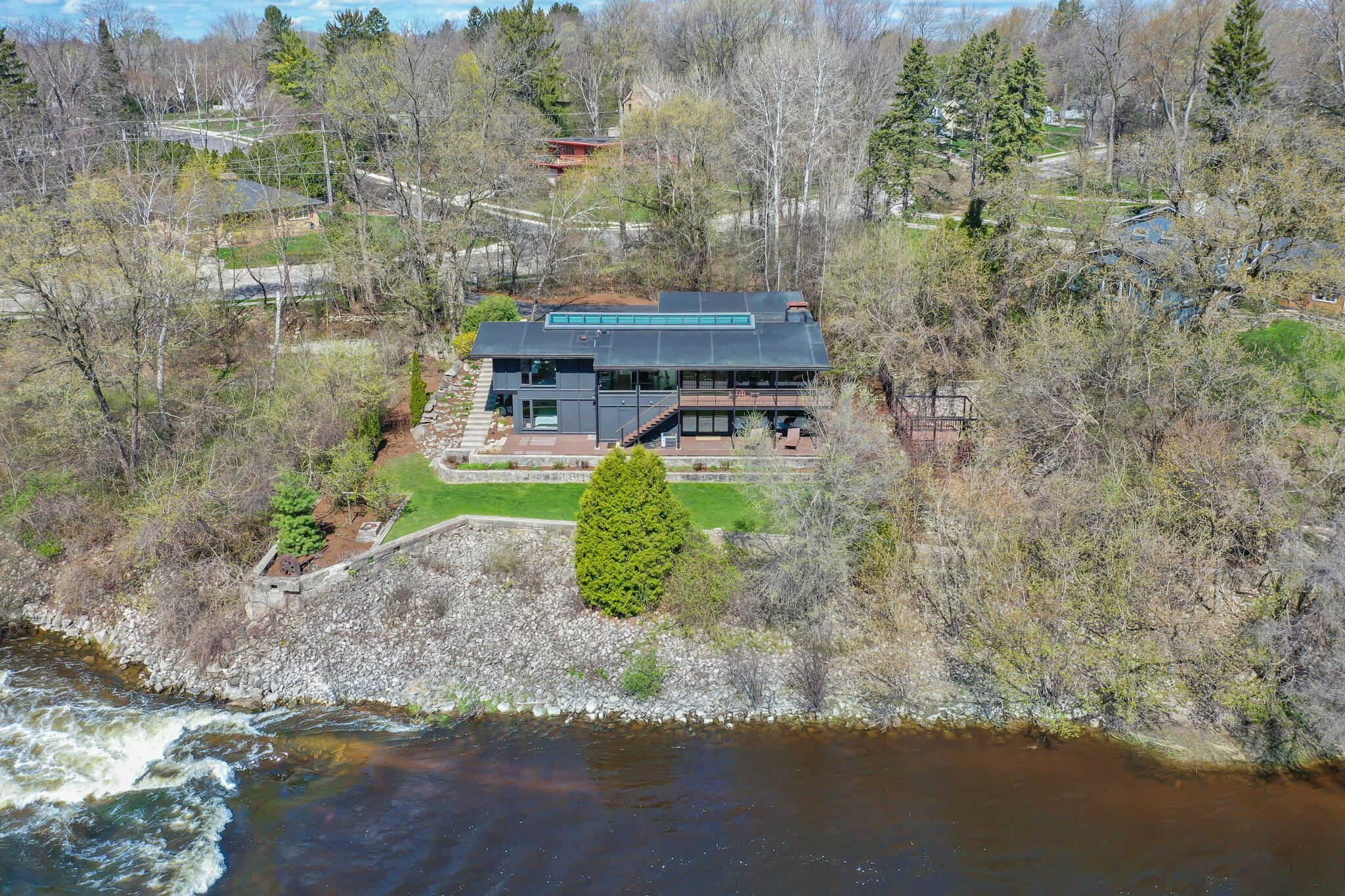 1802 S Green Bay Rd