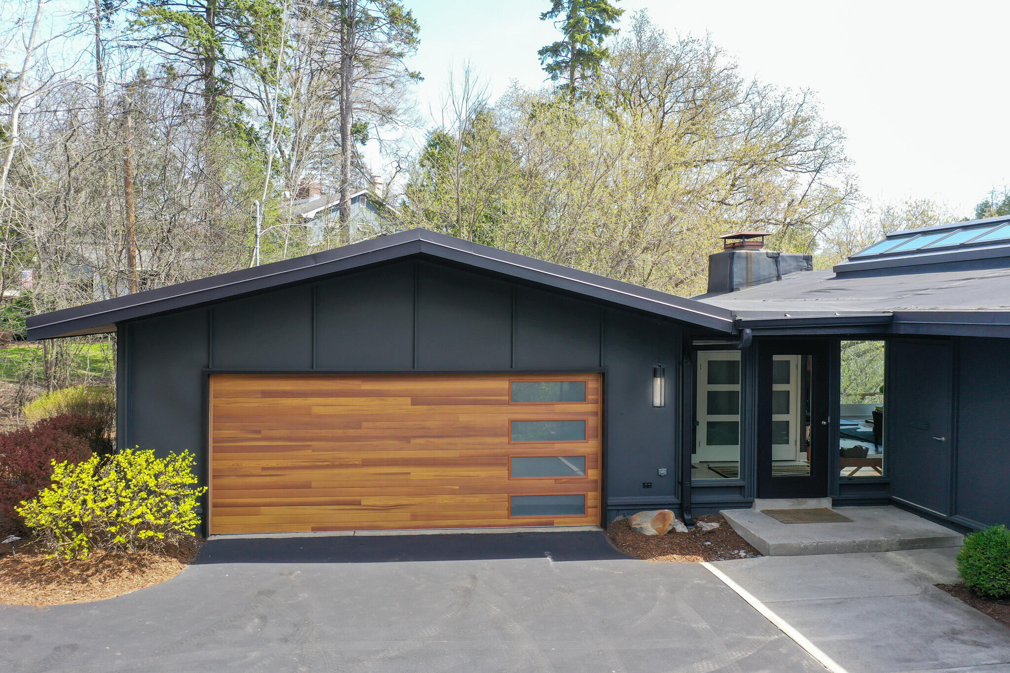 1802 S Green Bay Rd