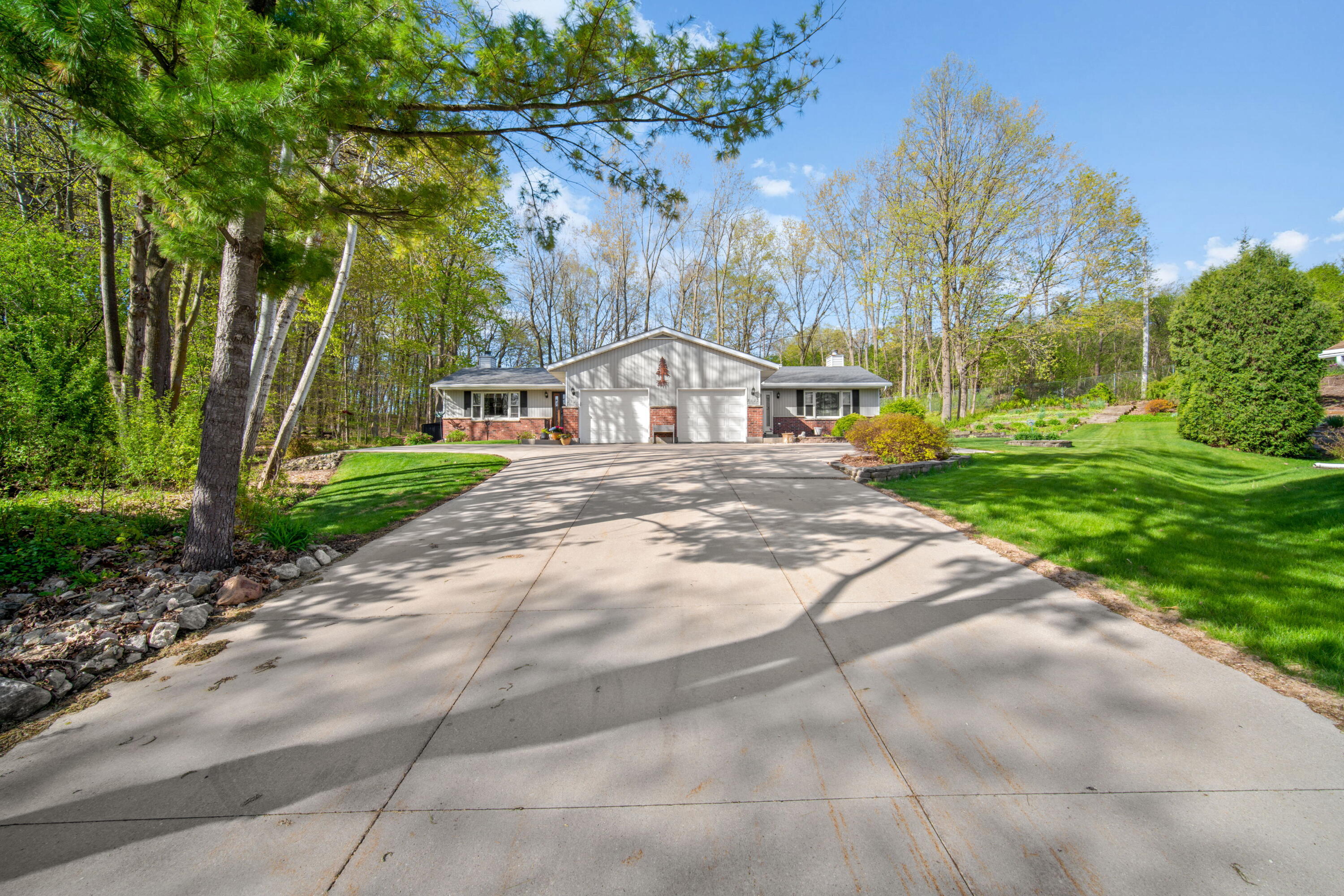 2120 Willowbrook Dr