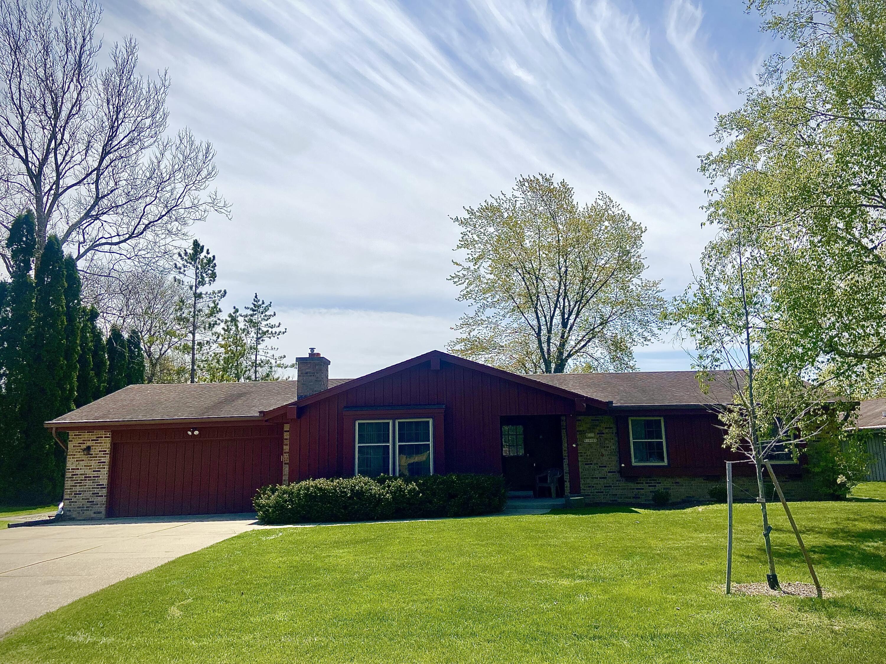 N104W16905 Thornapple Row