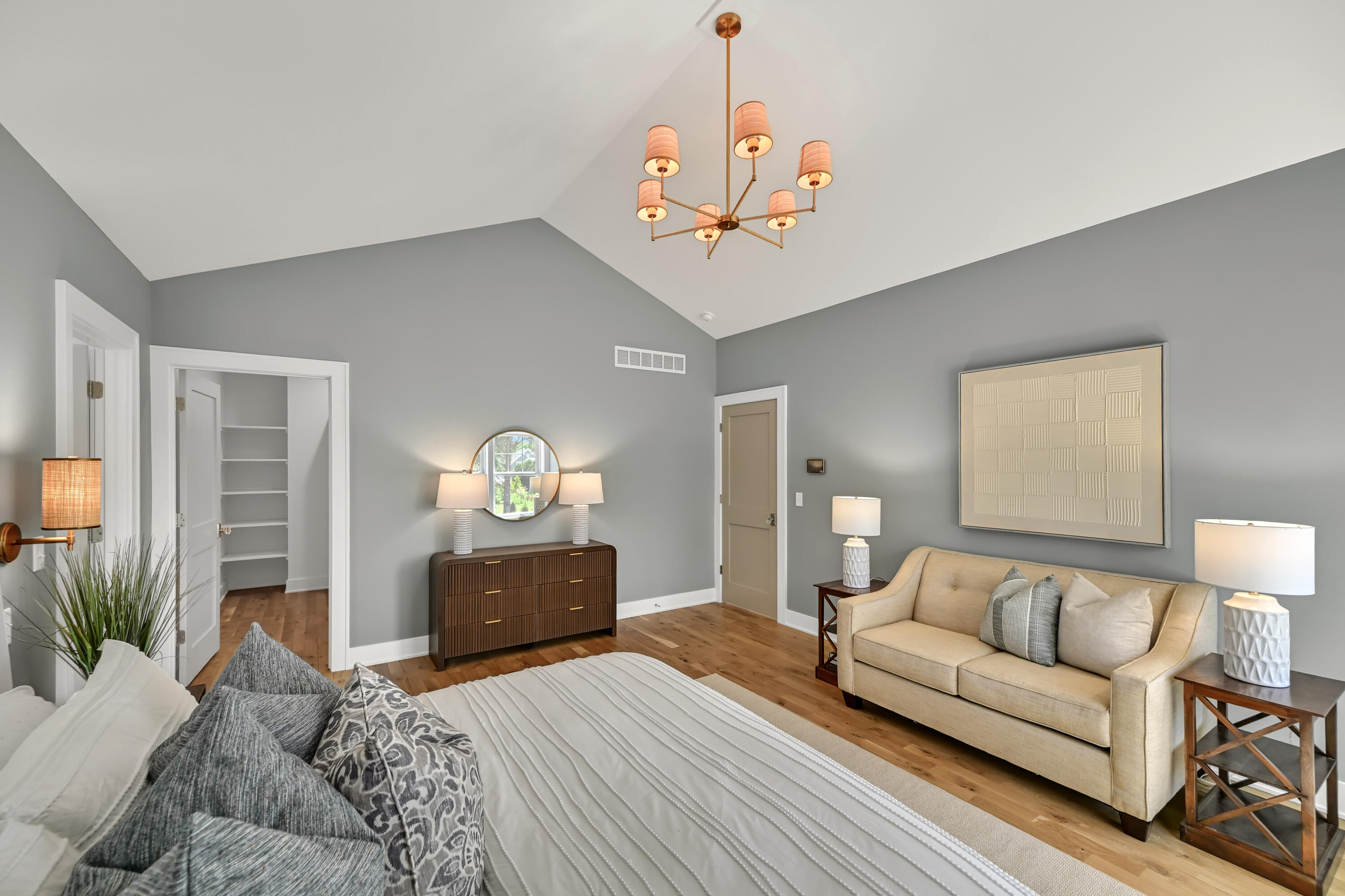 1055 Red Barn Ln