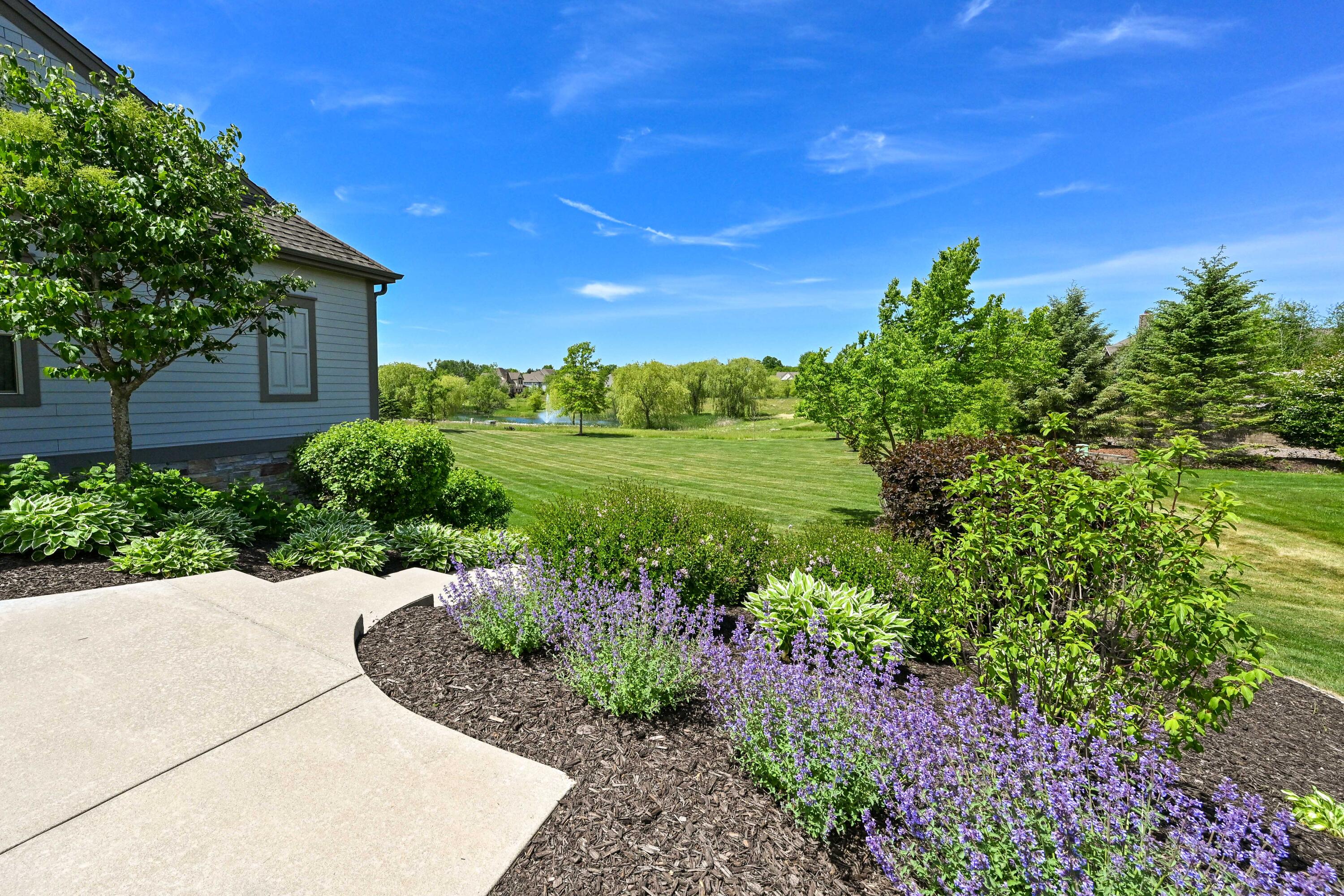 11511 N Oakview Ct