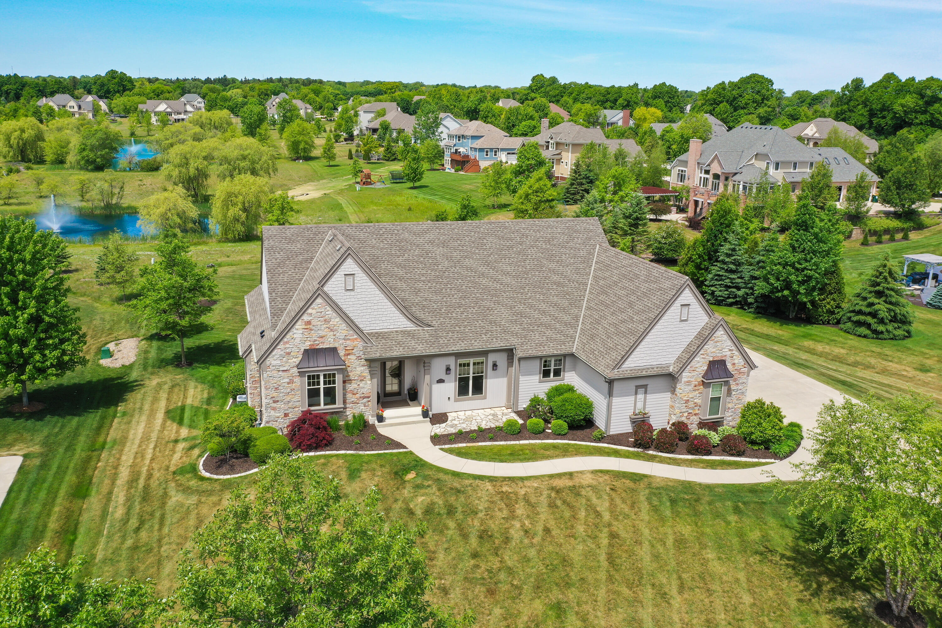 11511 N Oakview Ct