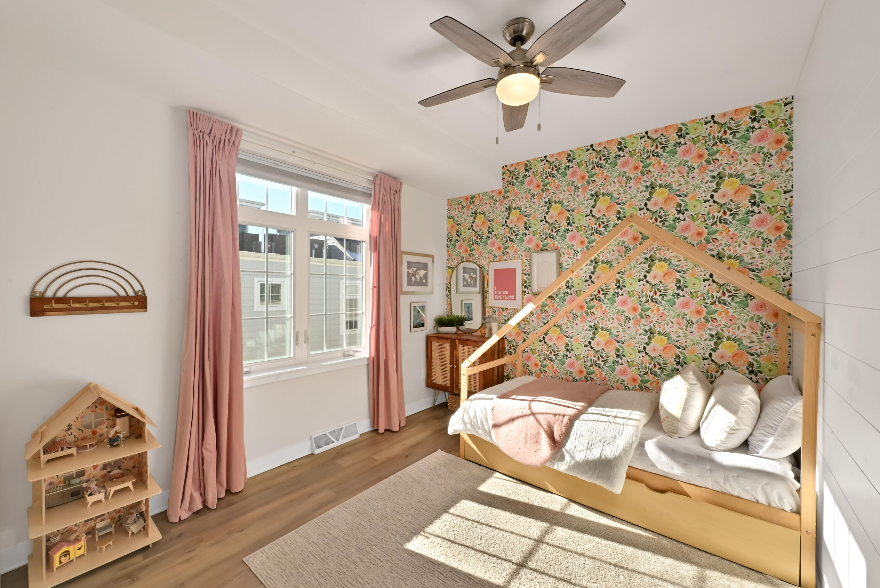 307 E Pier St