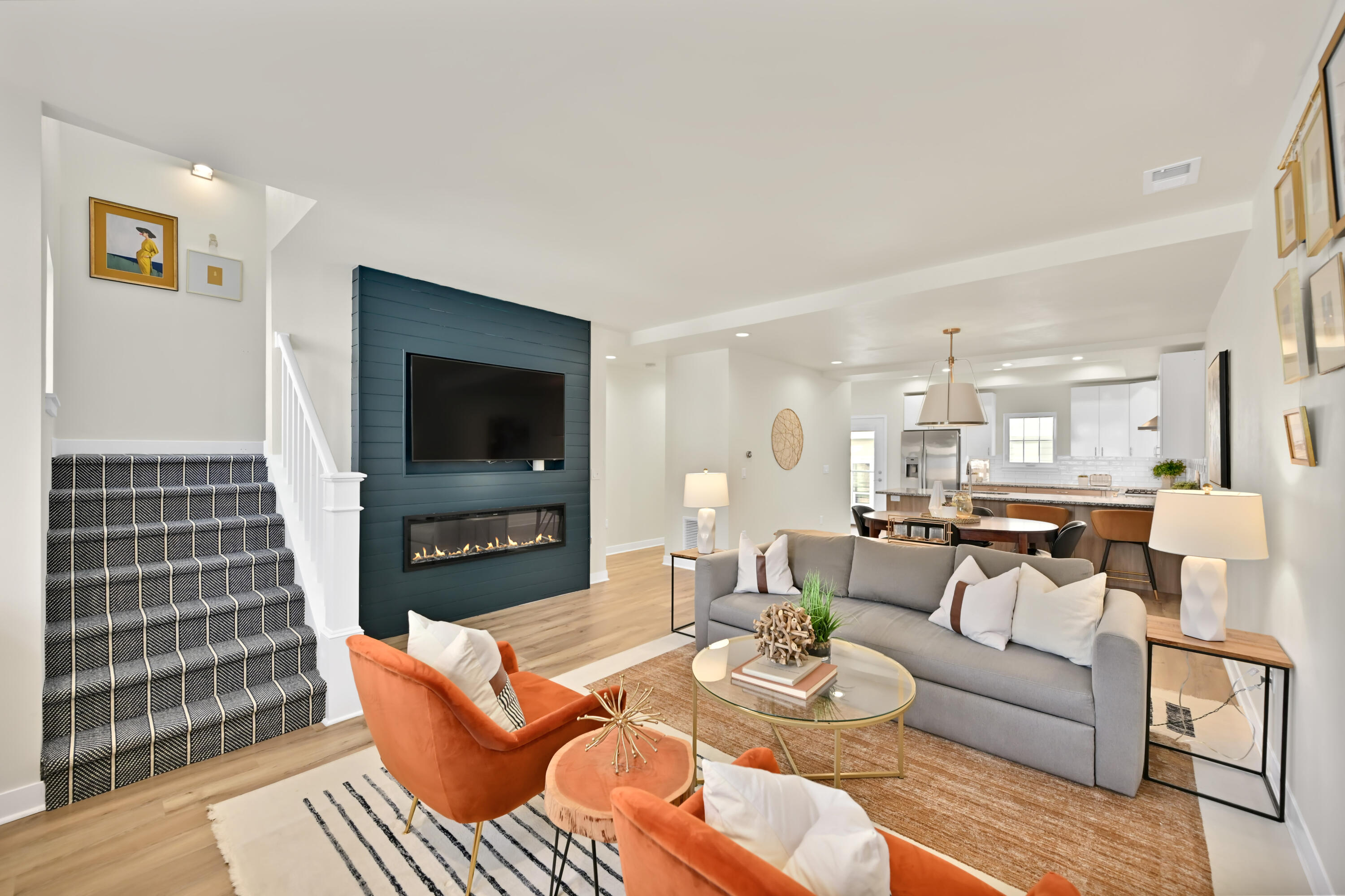 307 E Pier St