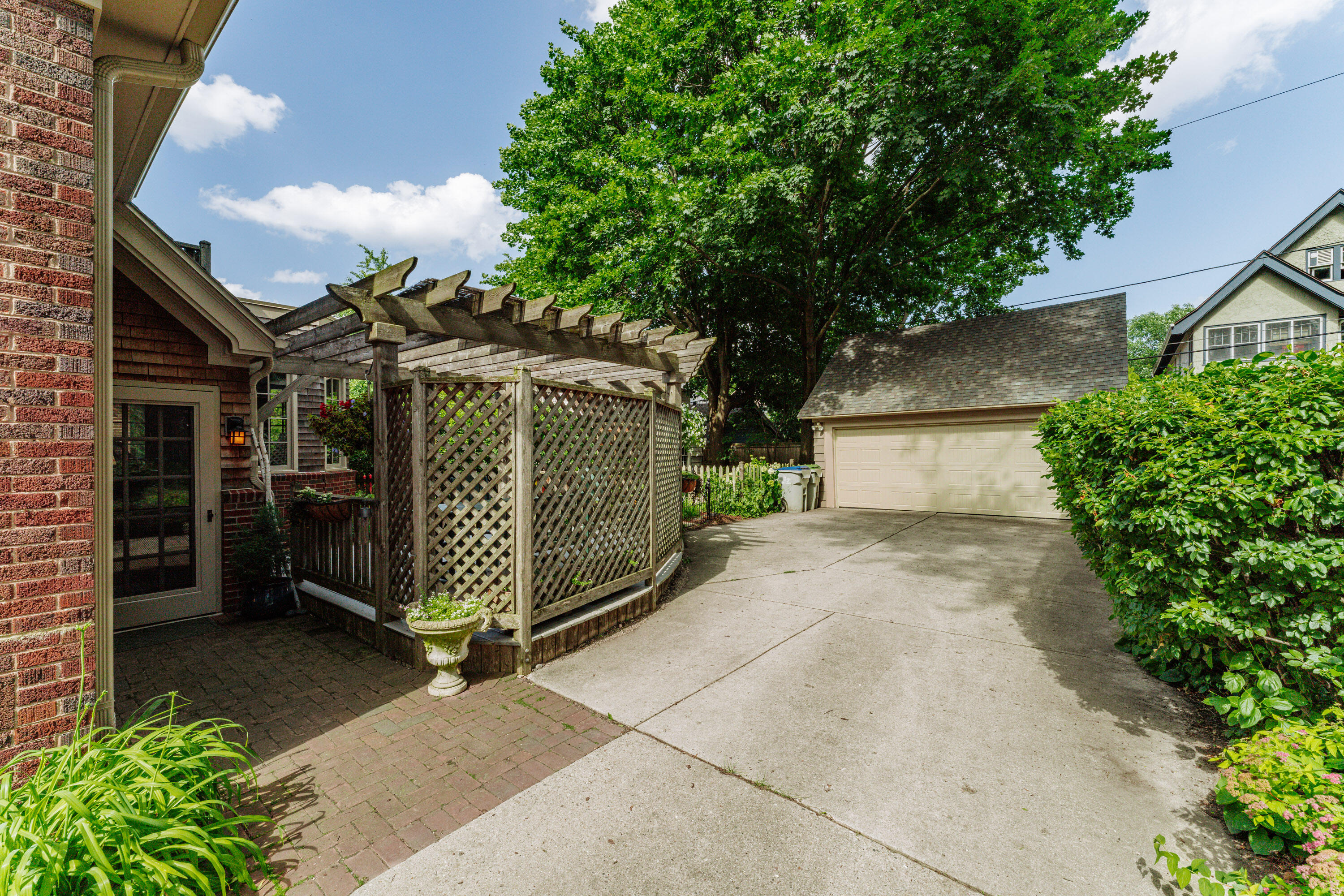 3454 N Frederick Ave