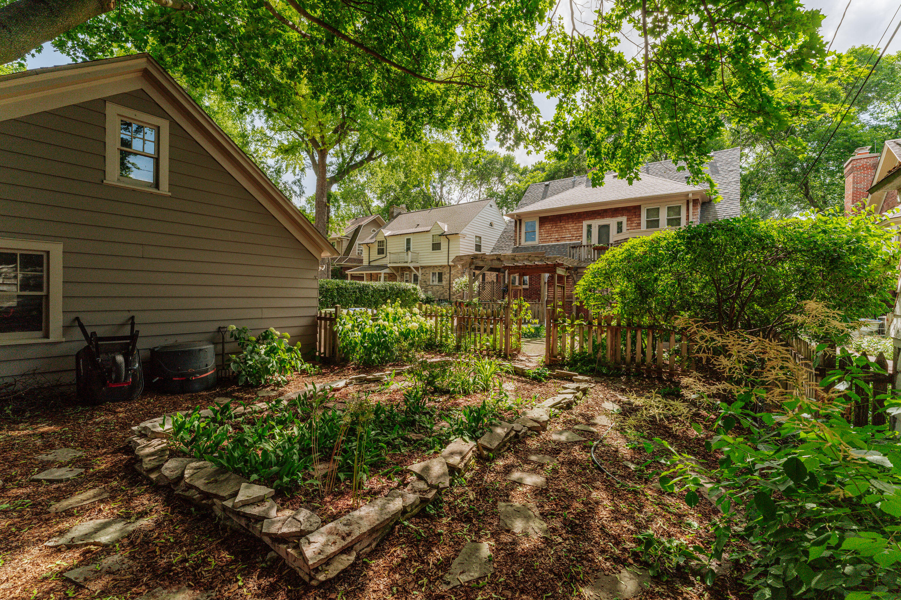 3454 N Frederick Ave