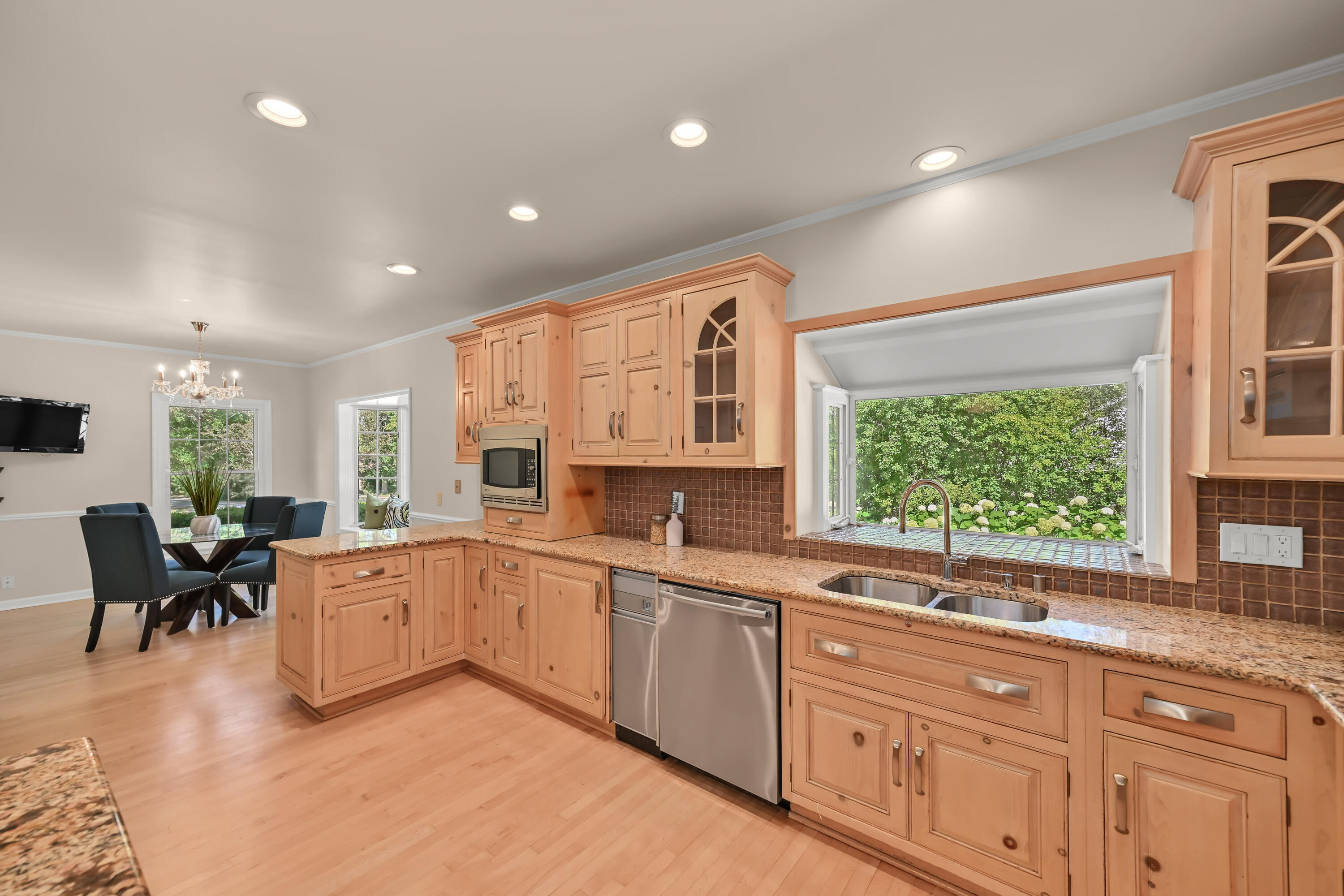 229 W Indian Creek Ct