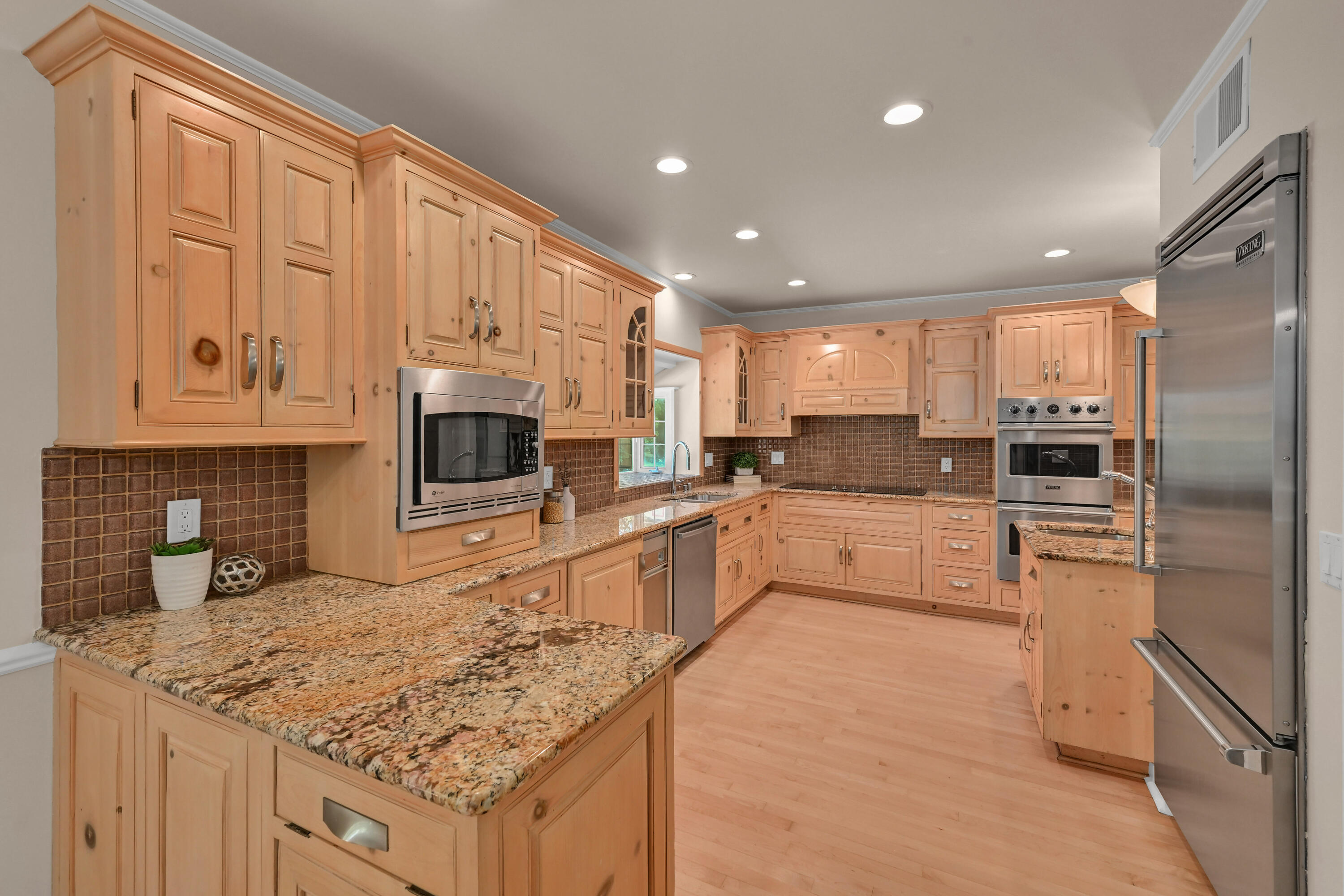 229 W Indian Creek Ct