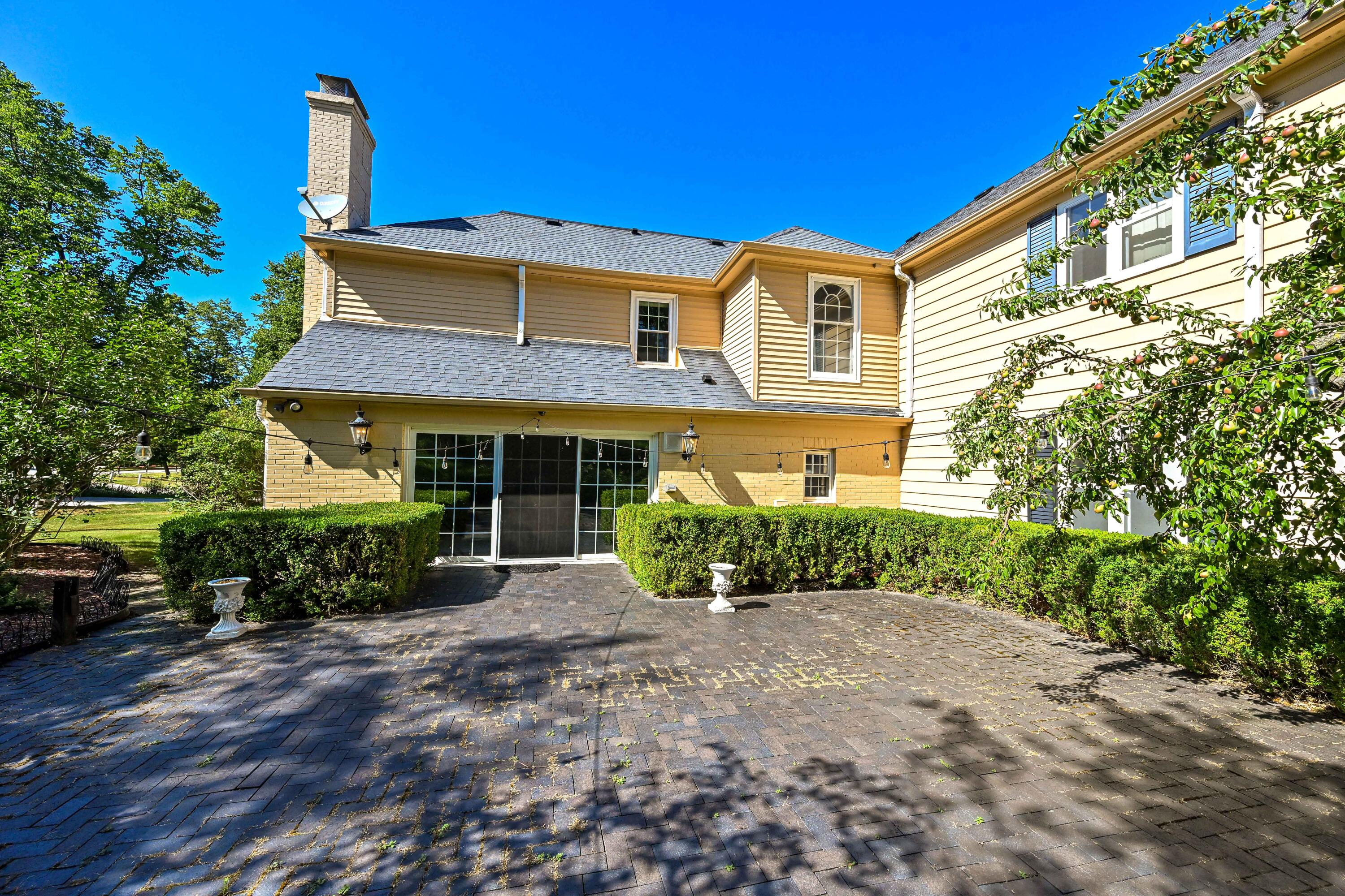 229 W Indian Creek Ct