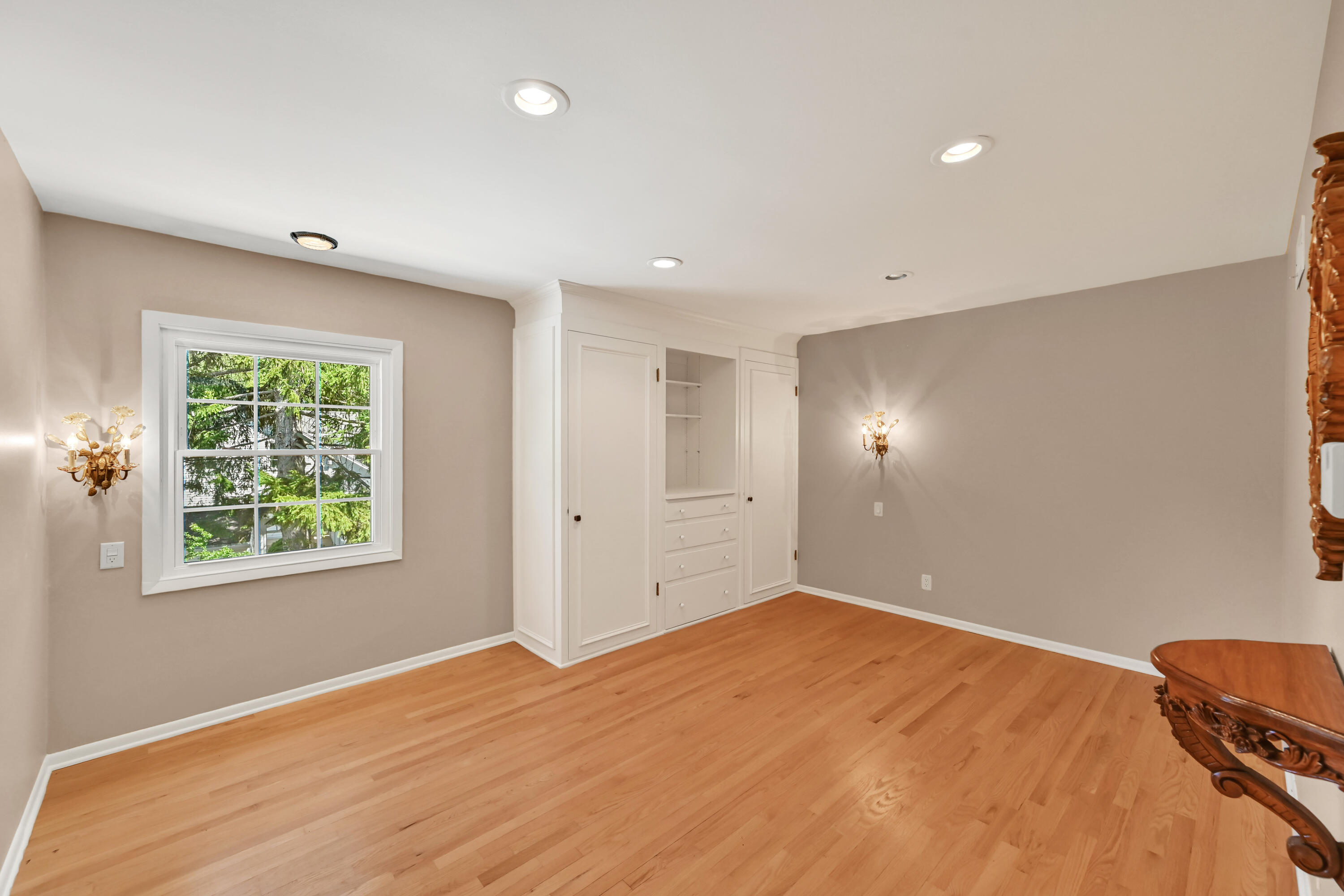 229 W Indian Creek Ct