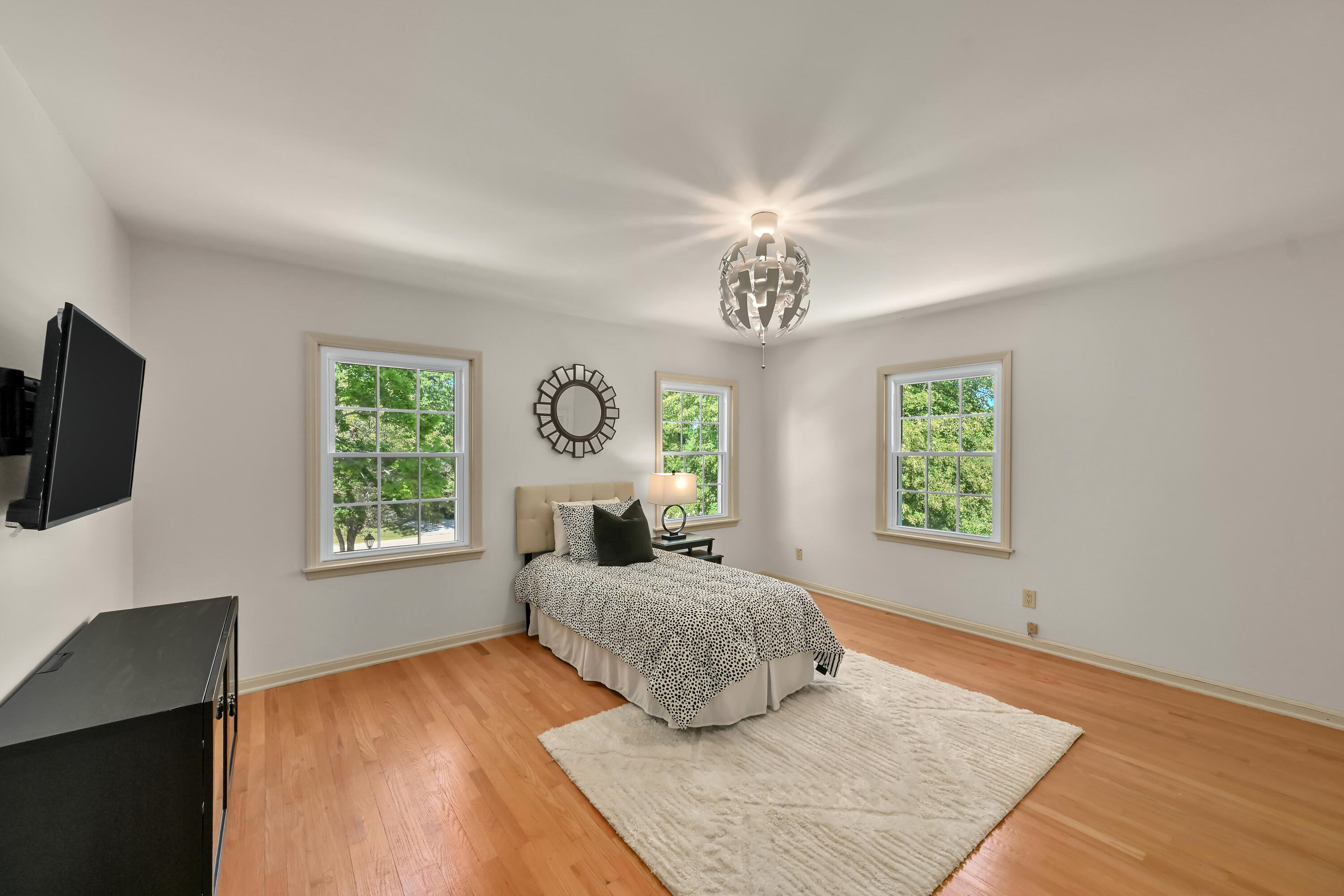 229 W Indian Creek Ct