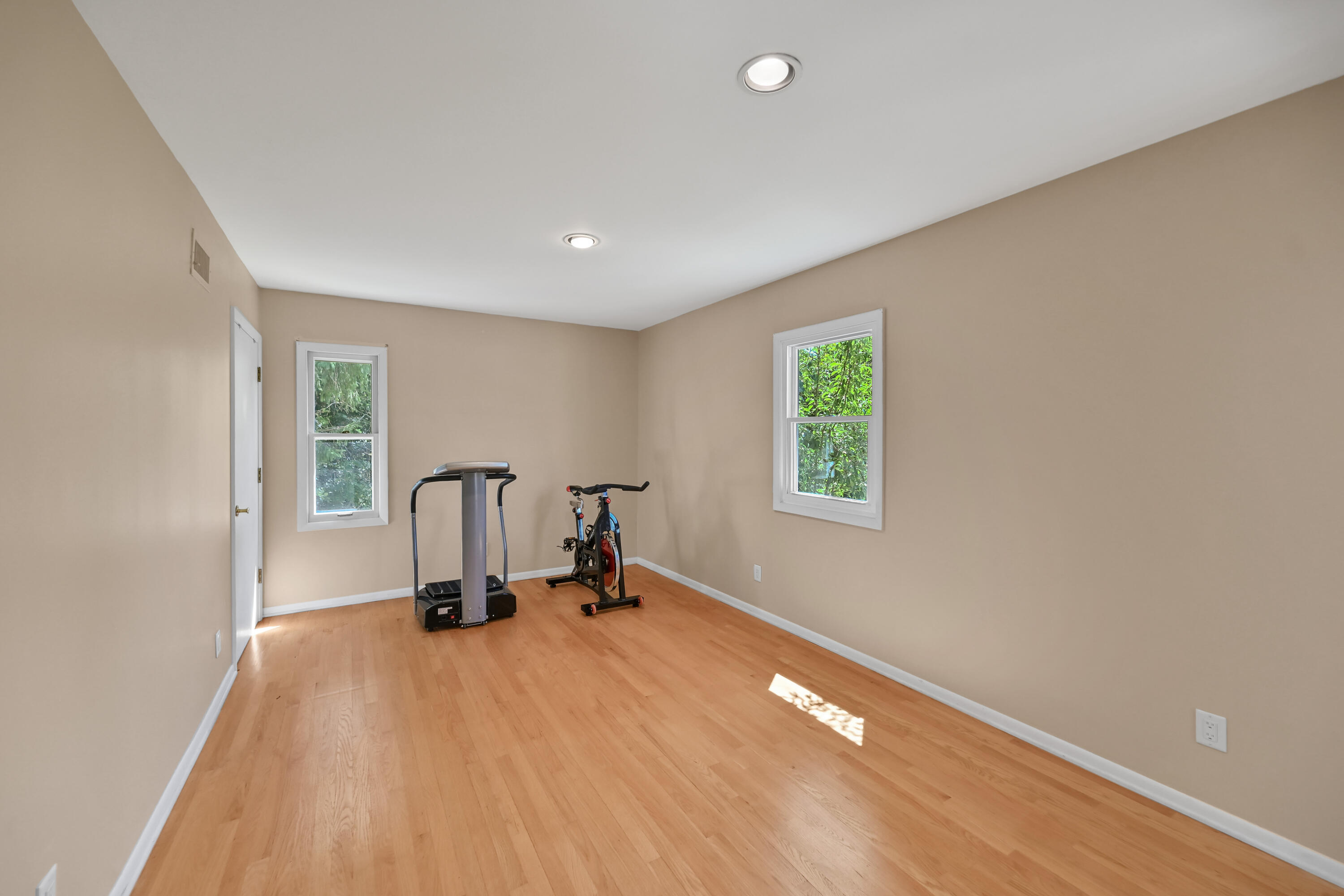 229 W Indian Creek Ct