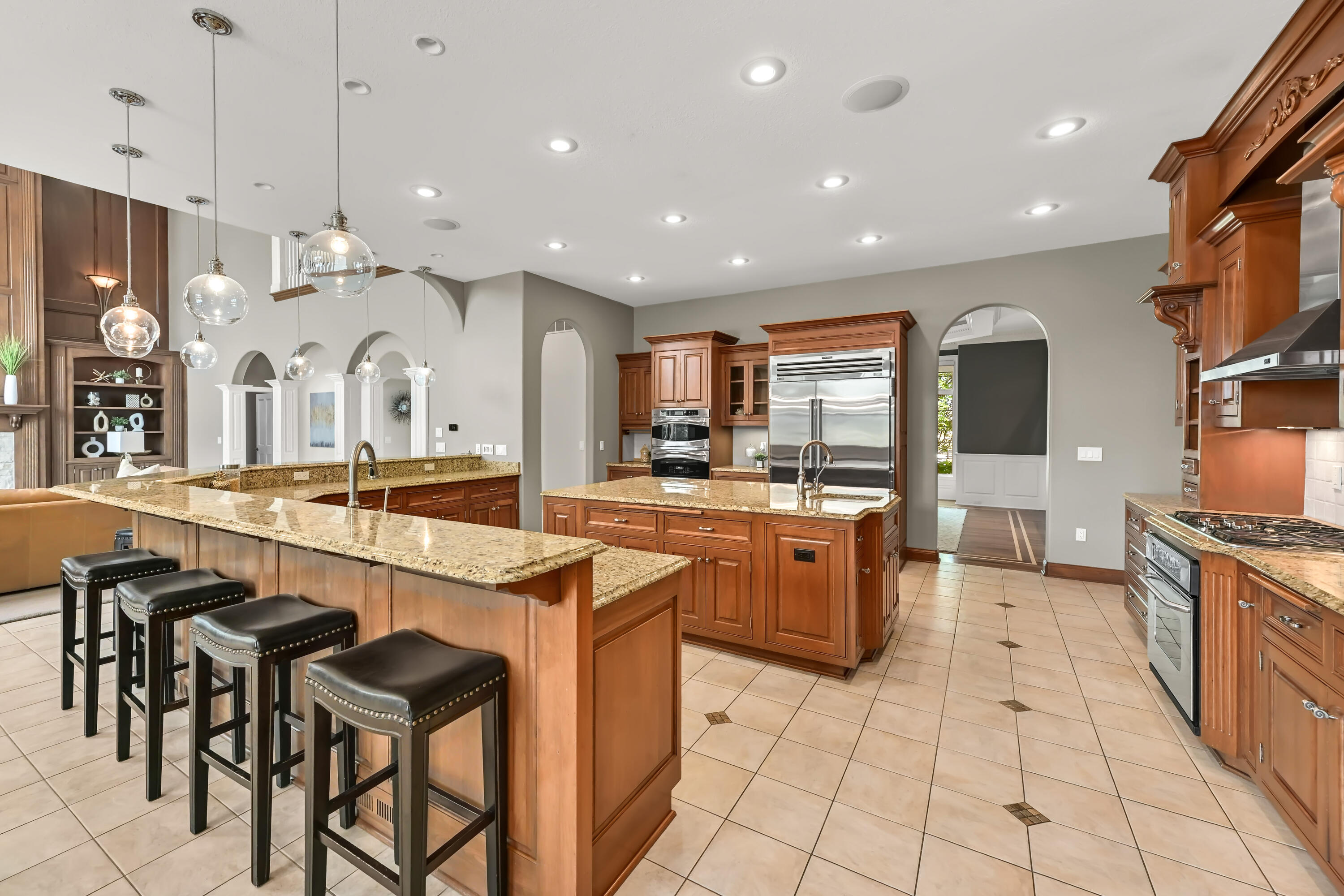 3277 N Canterbury Ln