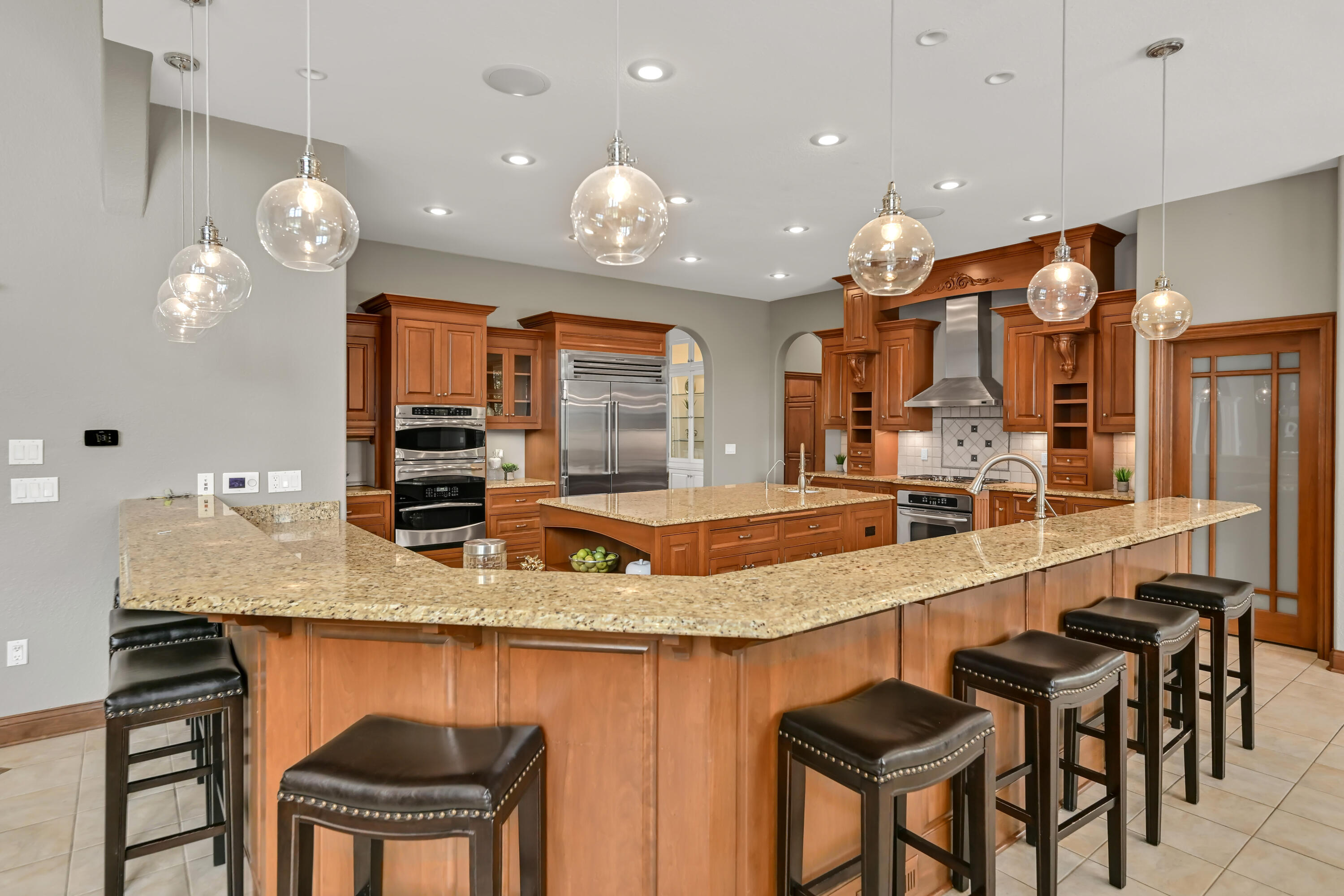 3277 N Canterbury Ln