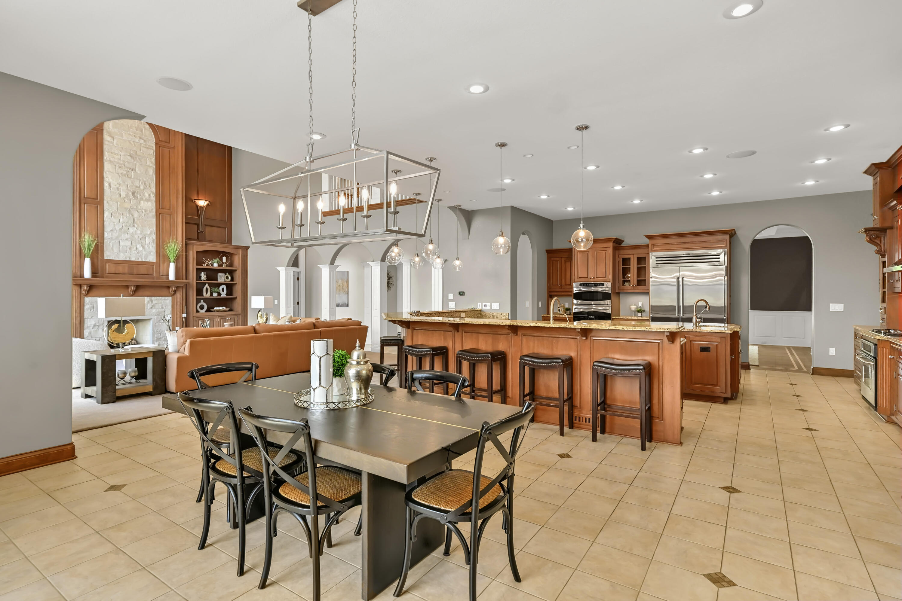 3277 N Canterbury Ln