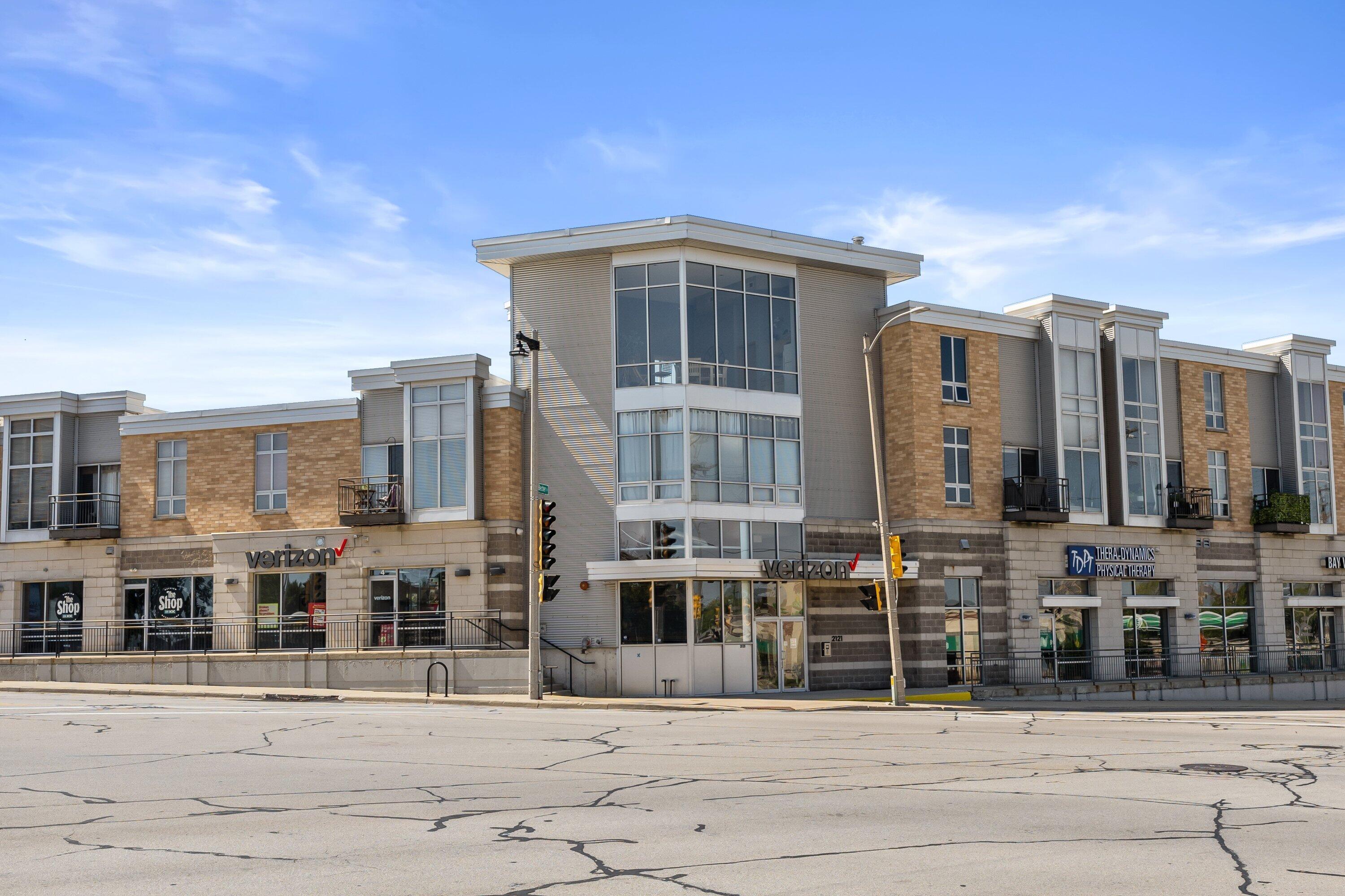 2121 S Kinnickinnic Ave, 107
