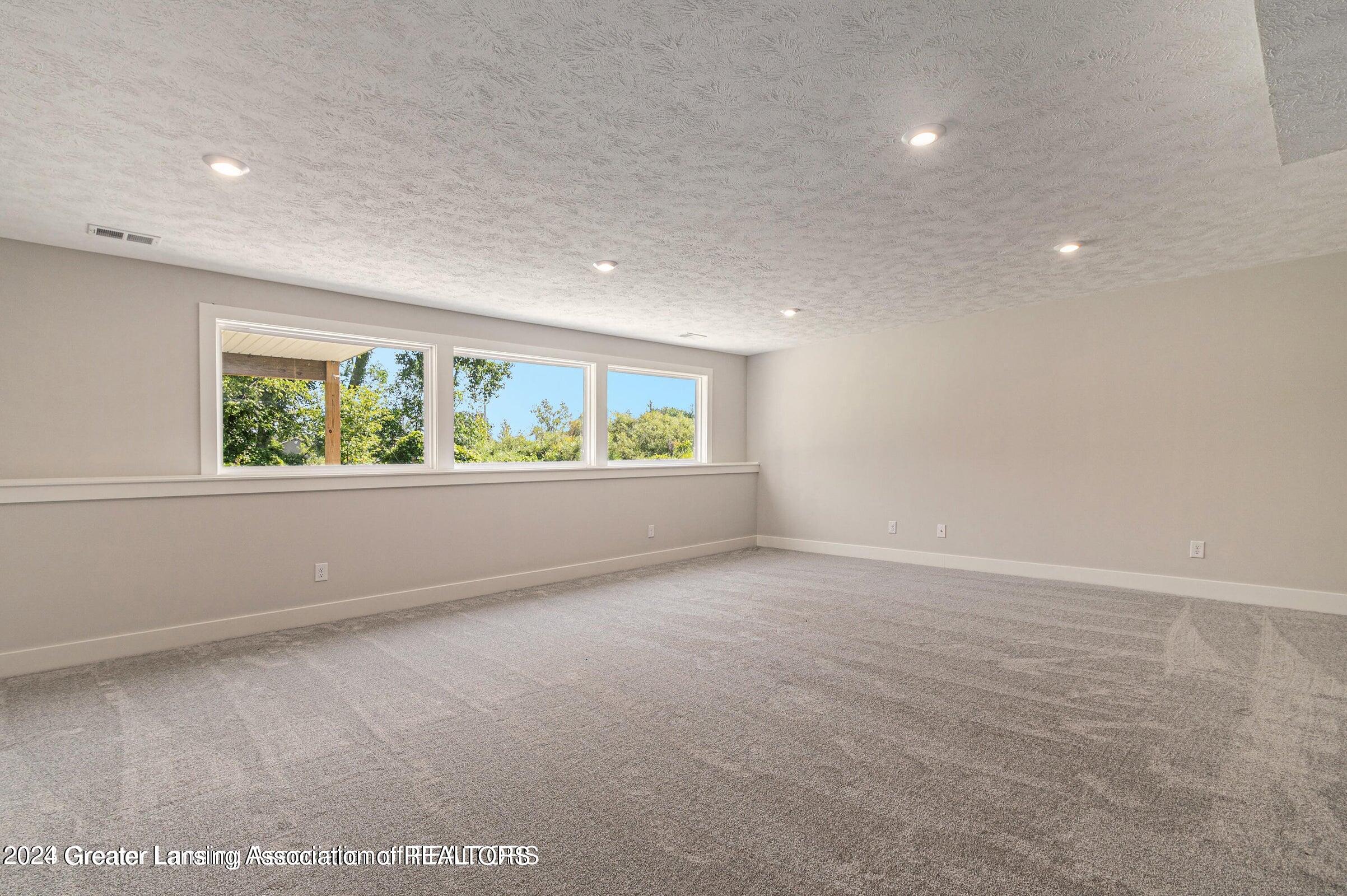 14045 Pristine Court, DeWitt