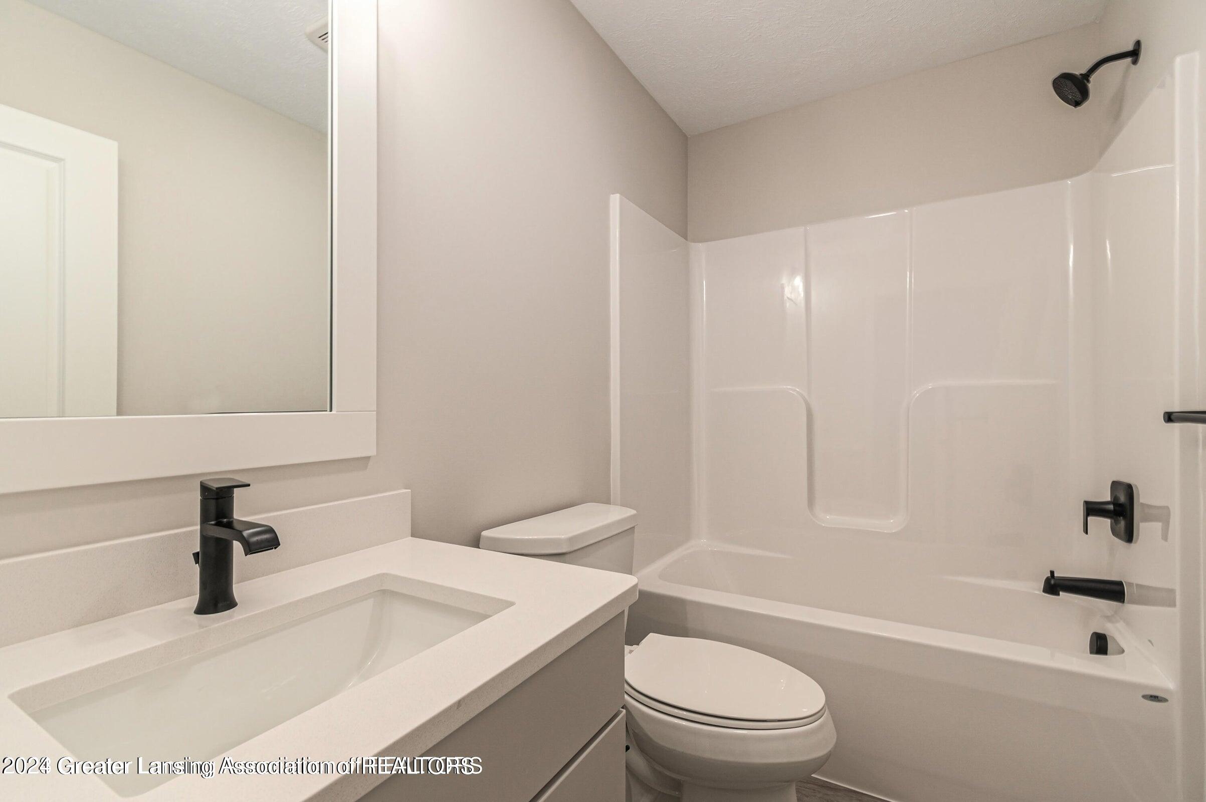 14045 Pristine Court, DeWitt